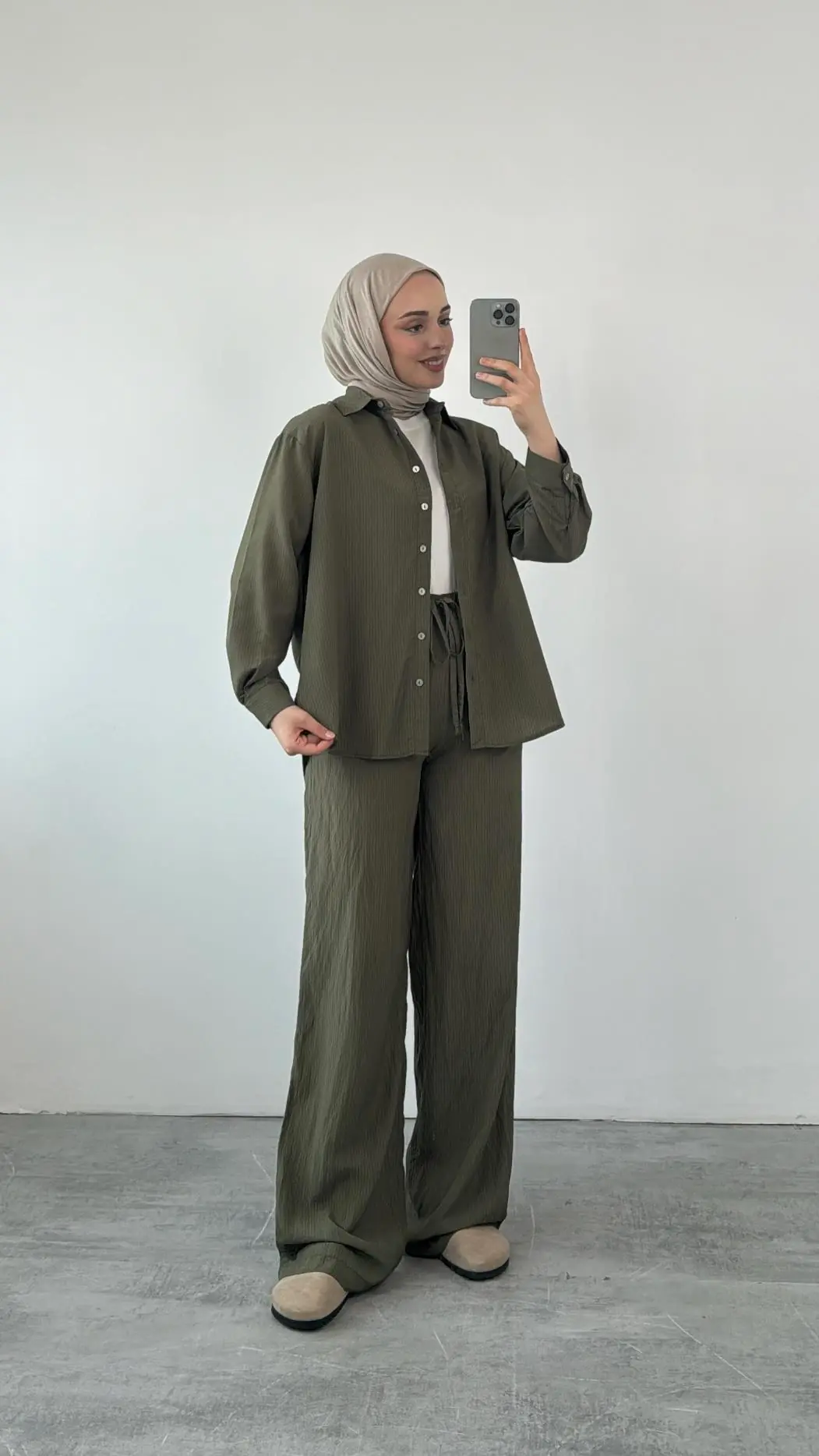 Haki İnce Lacivert Çizgili Takım