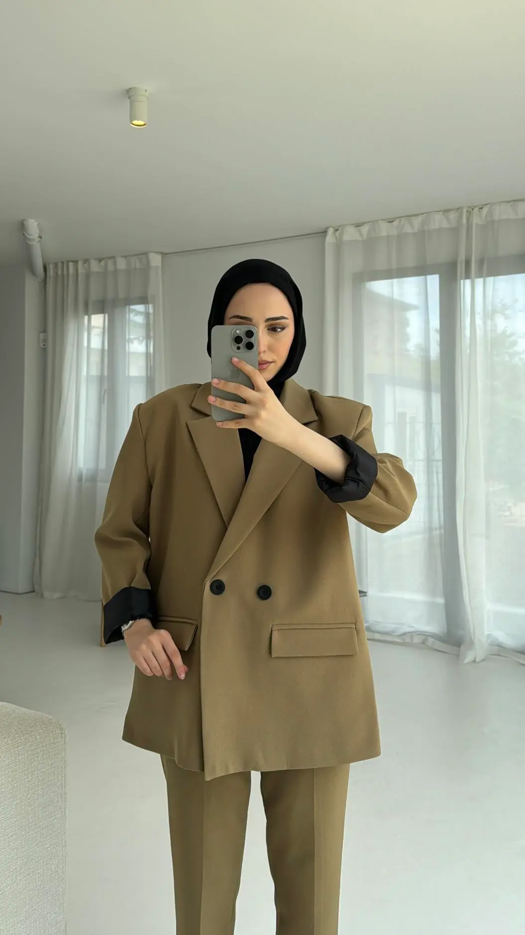 Siyah Astarlı Ceketli Takım