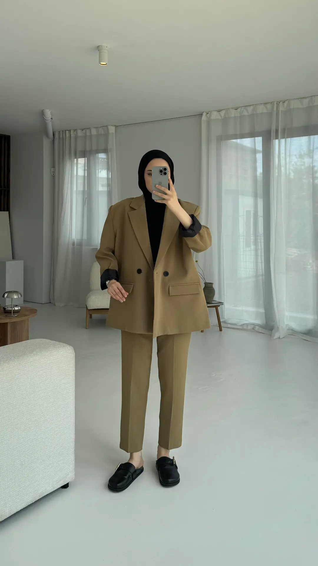 Siyah Astarlı Ceketli Takım