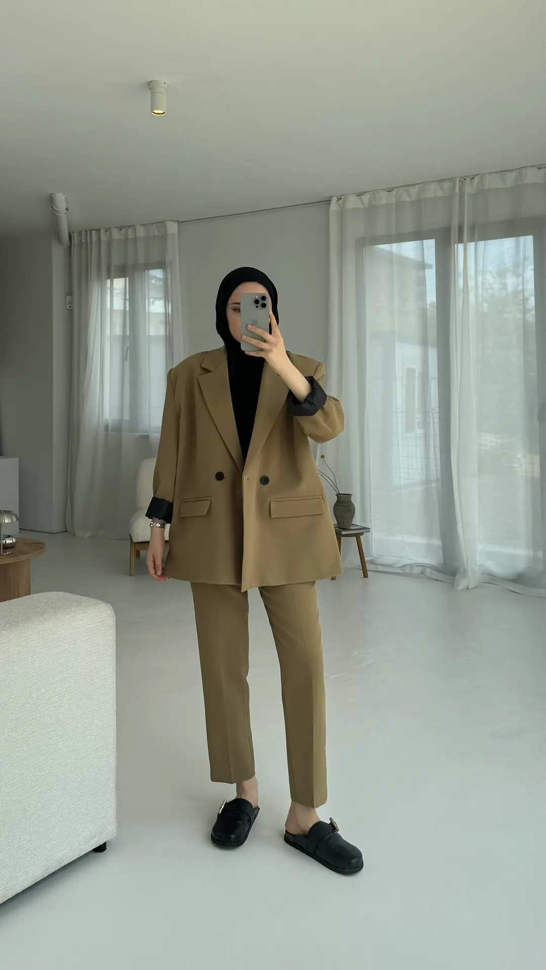 Siyah Astarlı Ceketli Takım