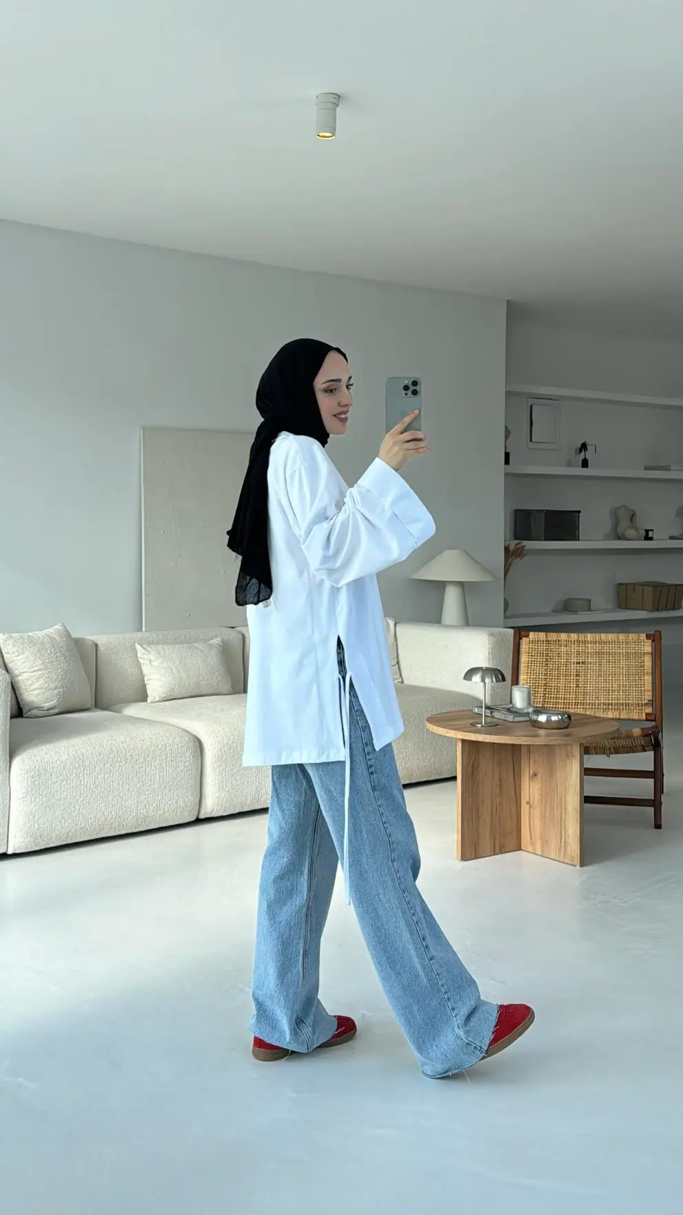 Yanları Bağlamalı Geniş Kol Sweatshirt Beyaz