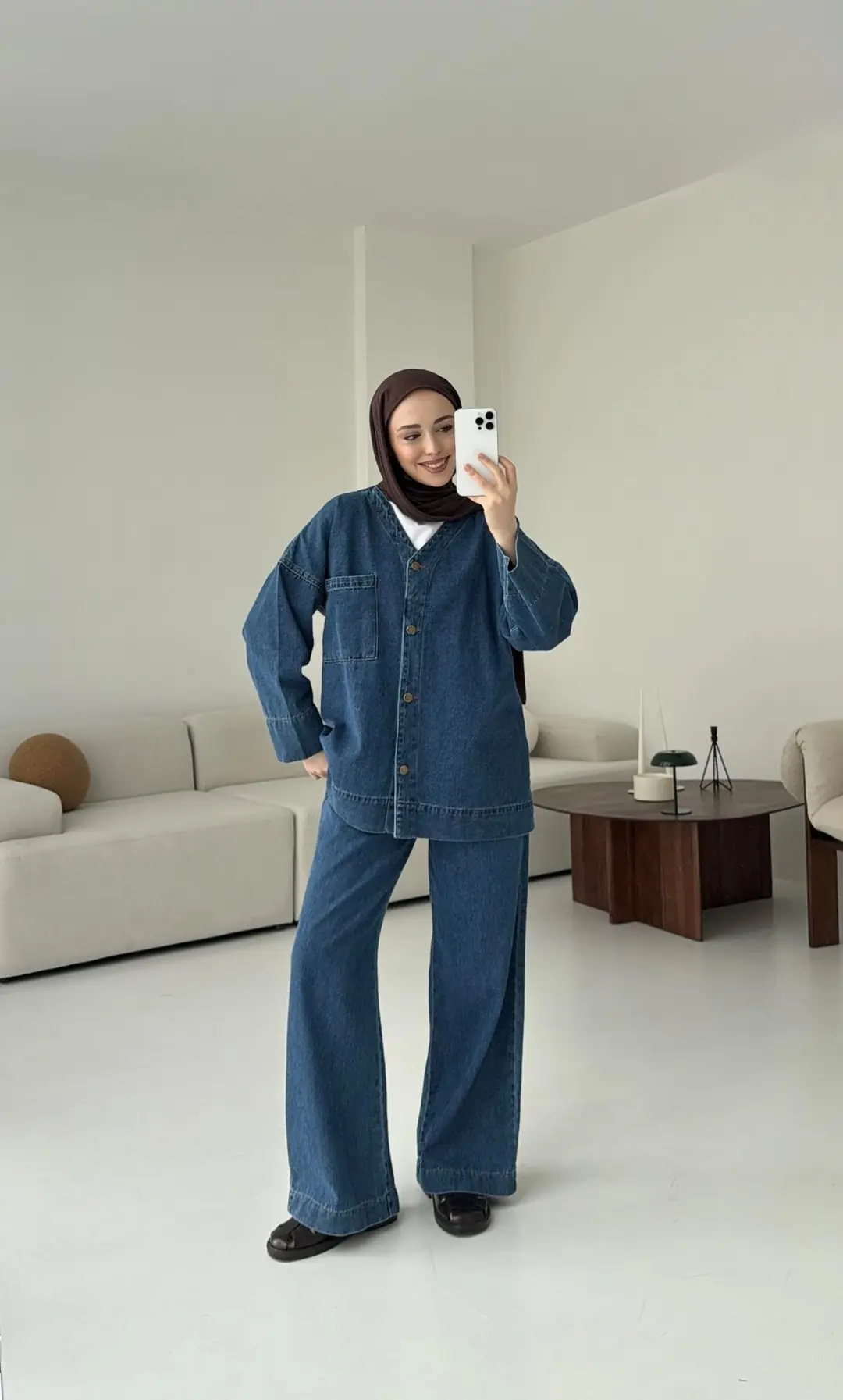 V Yaka Düğmeli Denim Takım