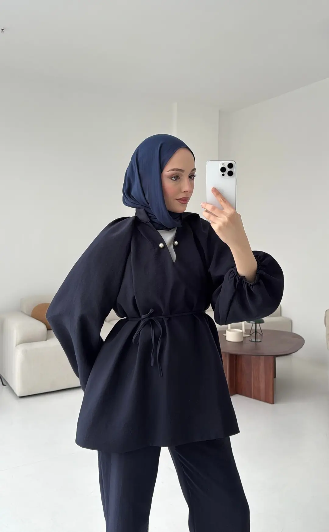 Broş Detaylı Takım Lacivert
