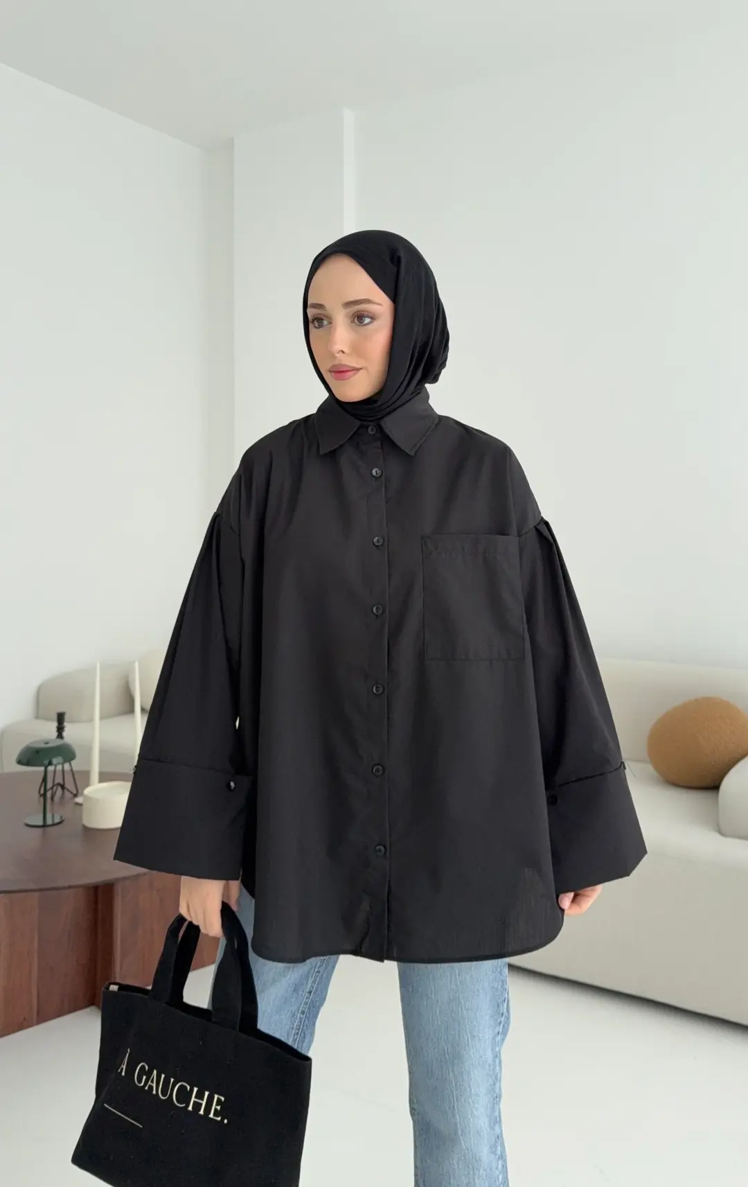 Kalın Manşetli Oversize Siyah Gömlek