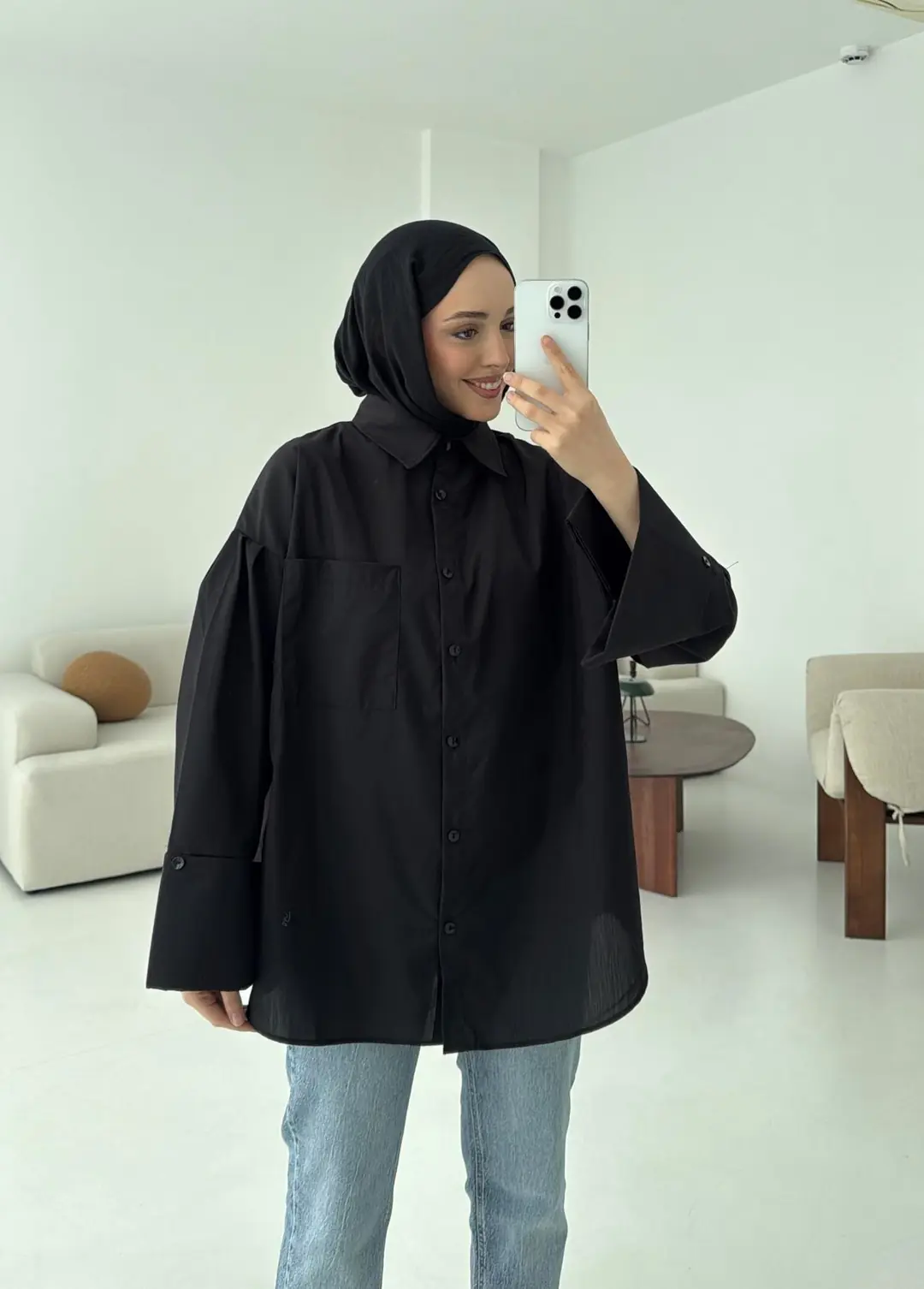 Kalın Manşetli Oversize Siyah Gömlek