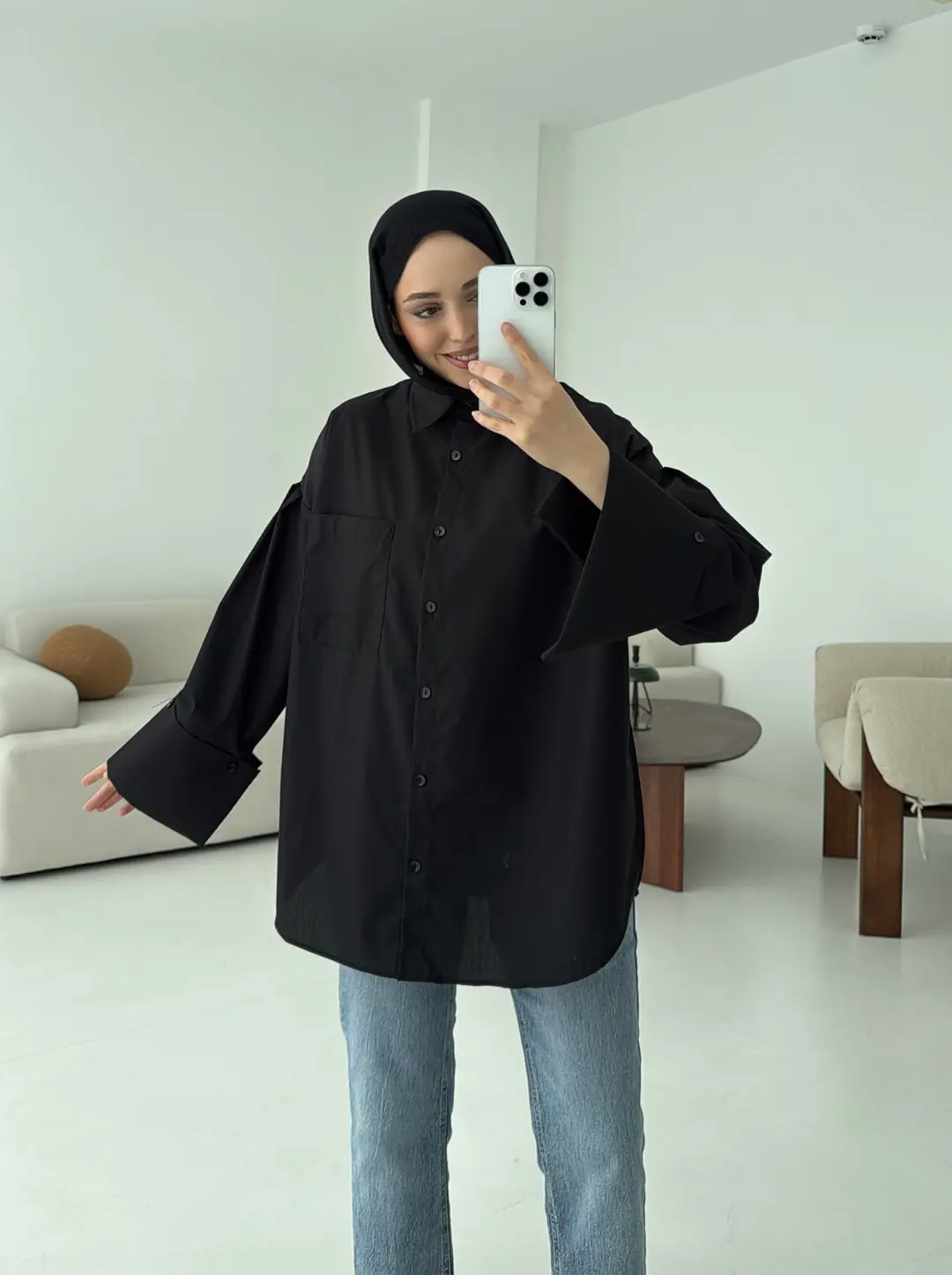 Kalın Manşetli Oversize Siyah Gömlek