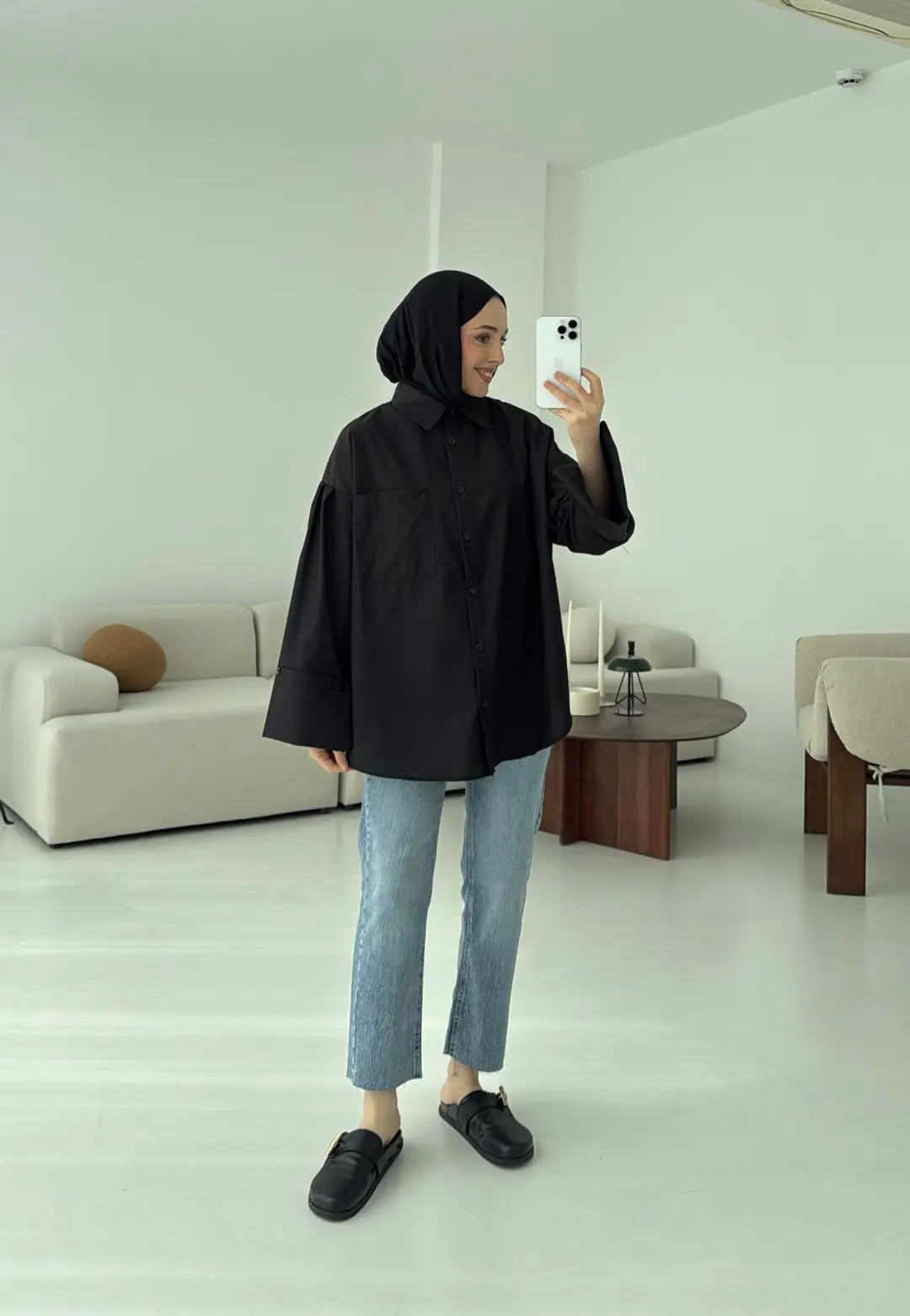Kalın Manşetli Oversize Siyah Gömlek