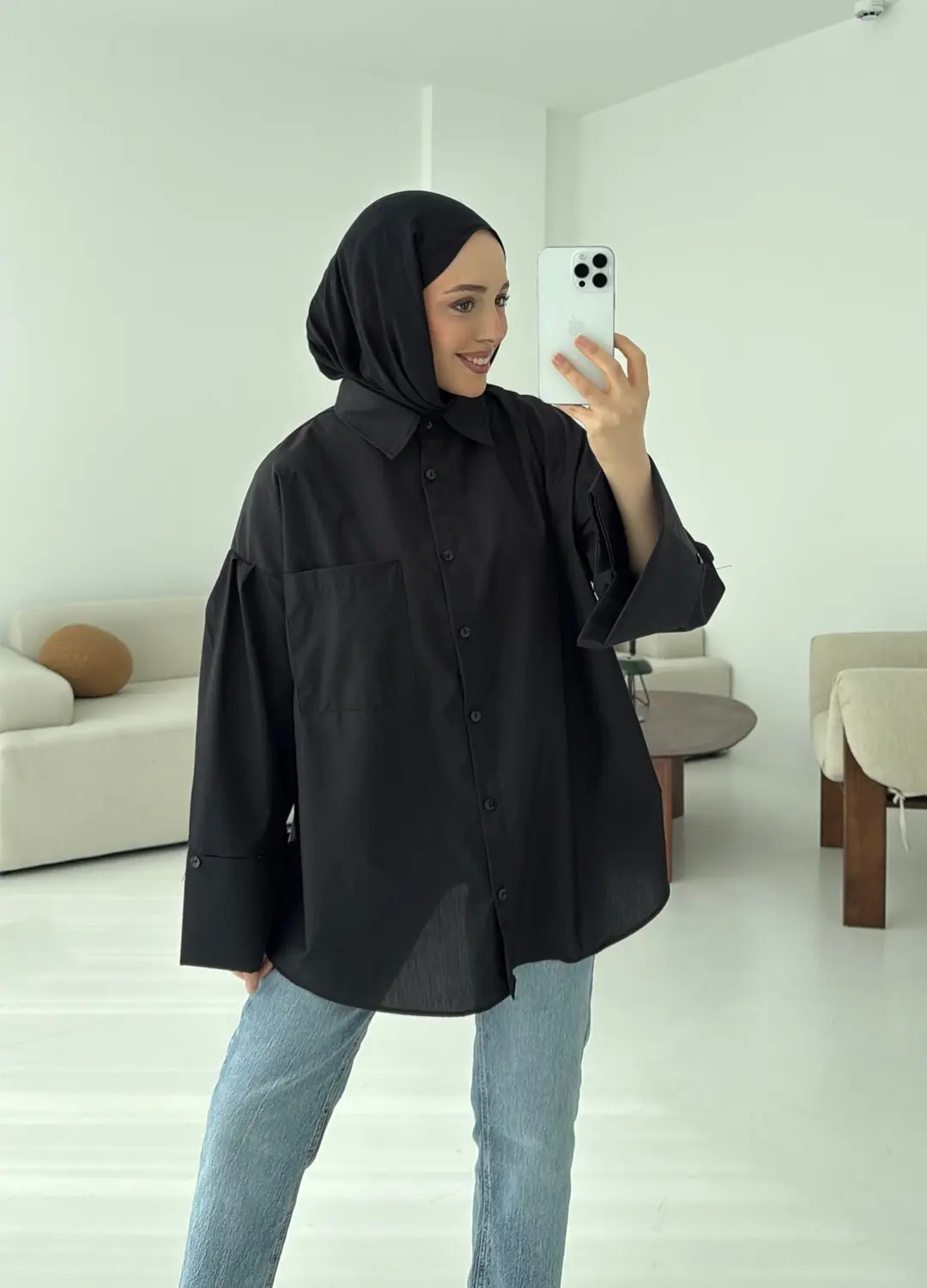 Kalın Manşetli Oversize Siyah Gömlek