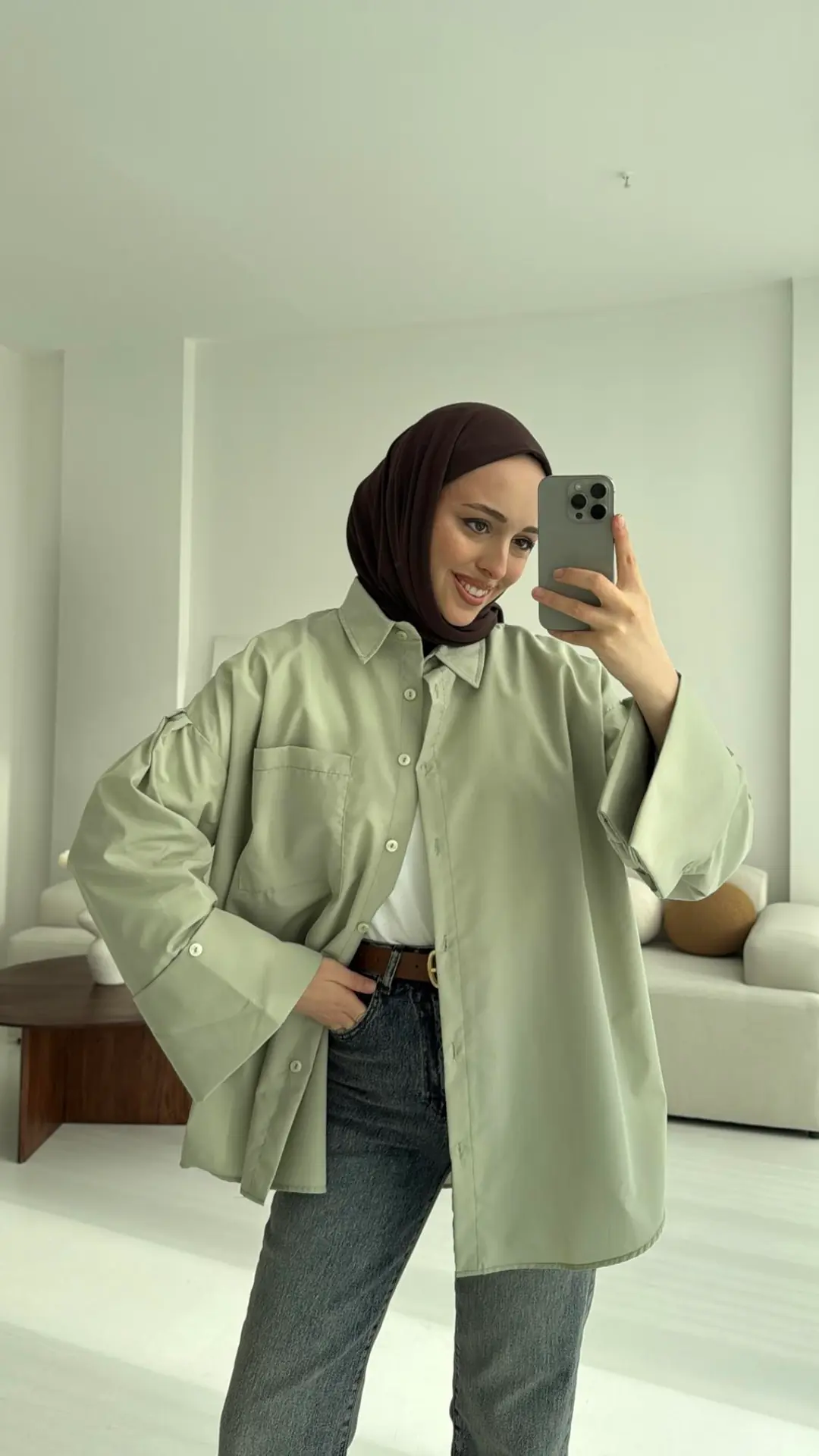 Kalın Manşetli Oversize Mint Gömlek