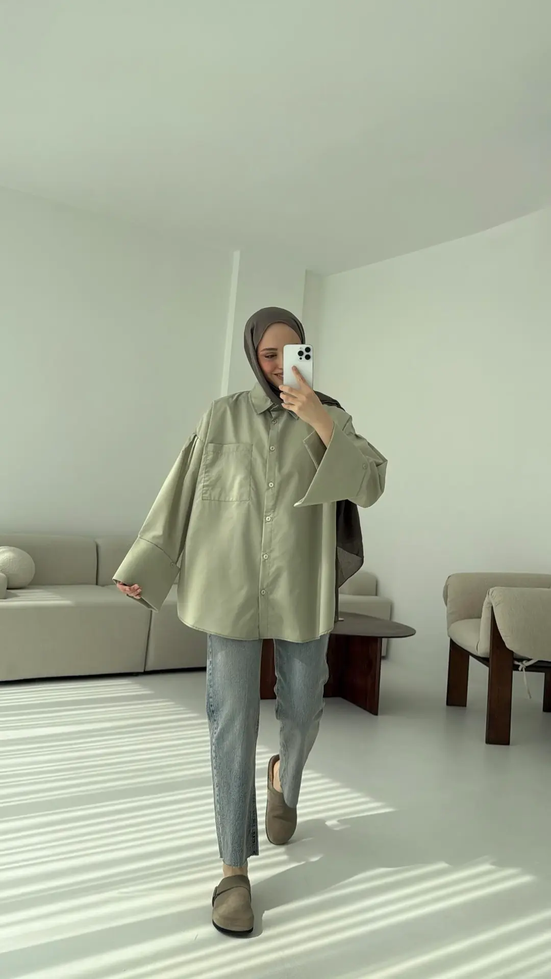 Kalın Manşetli Oversize Mint Gömlek