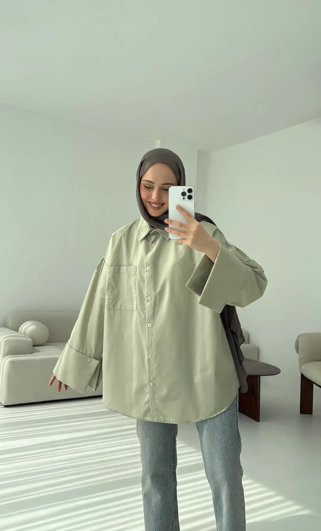 Kalın Manşetli Oversize Mint Gömlek