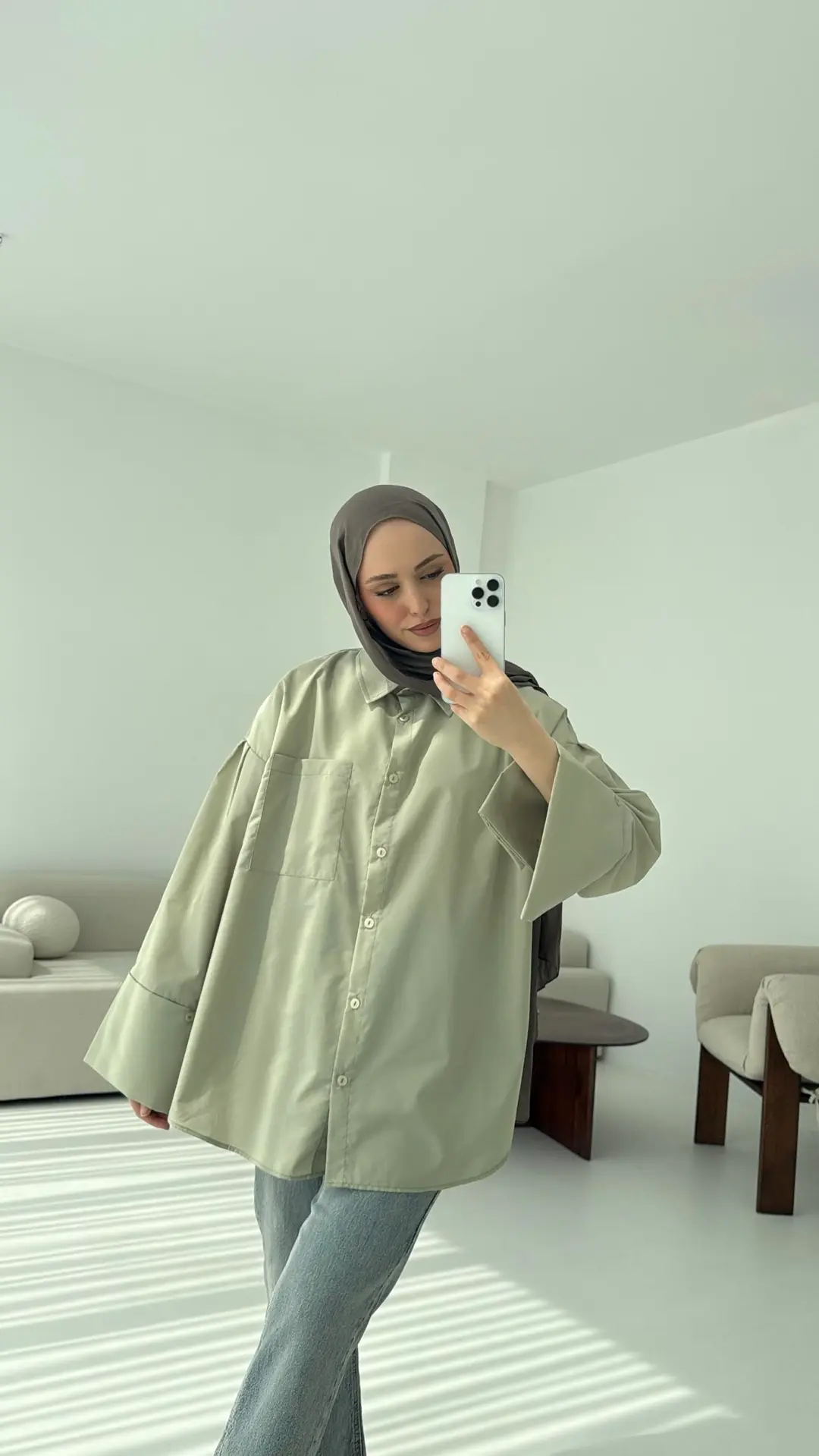 Kalın Manşetli Oversize Mint Gömlek