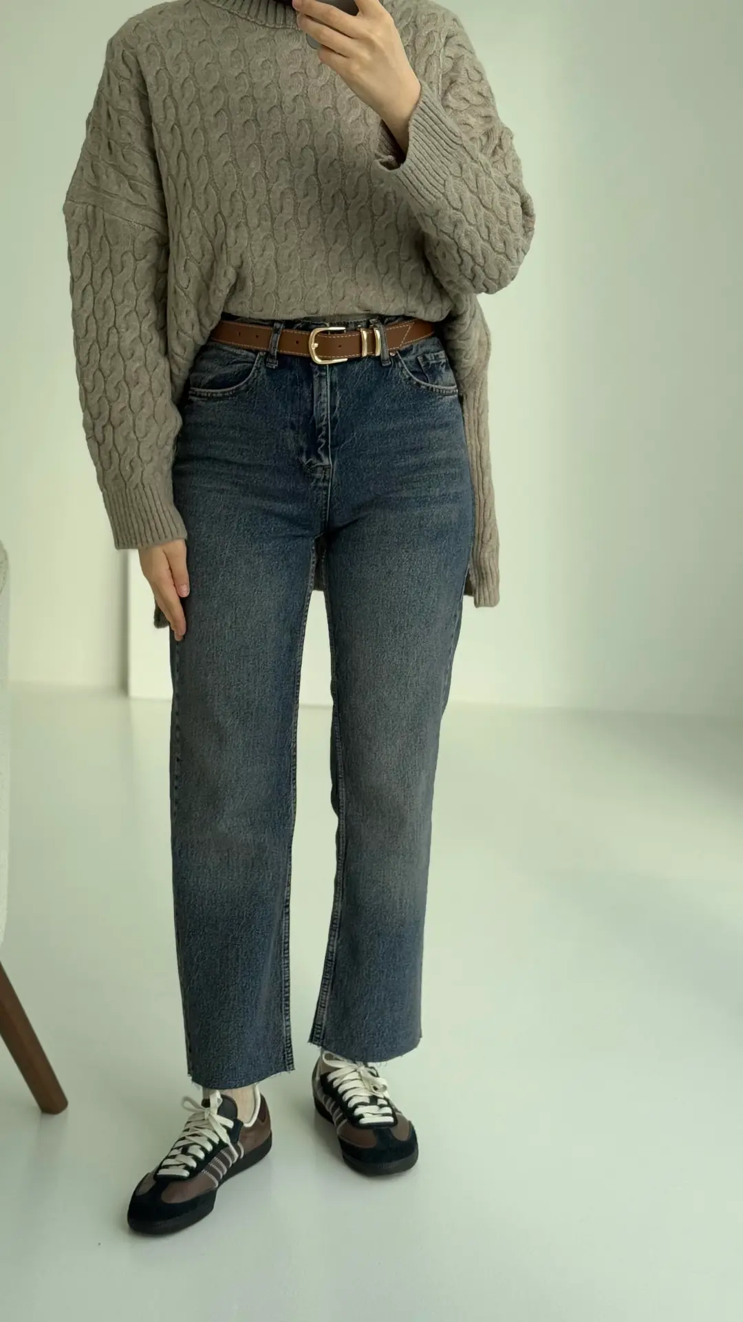 Premium Paçası Kesik Kemerli Jean