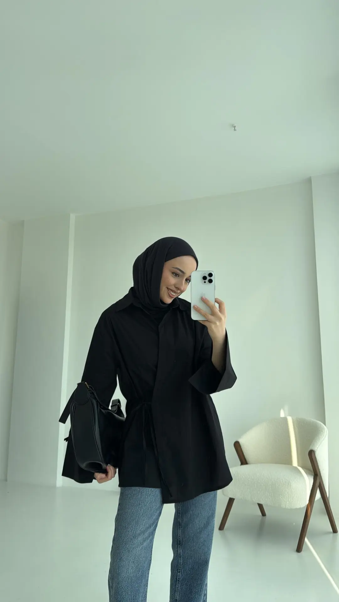 Kolları Yırtmaç Detay Yandan Bağlamalı Gömlek Siyah