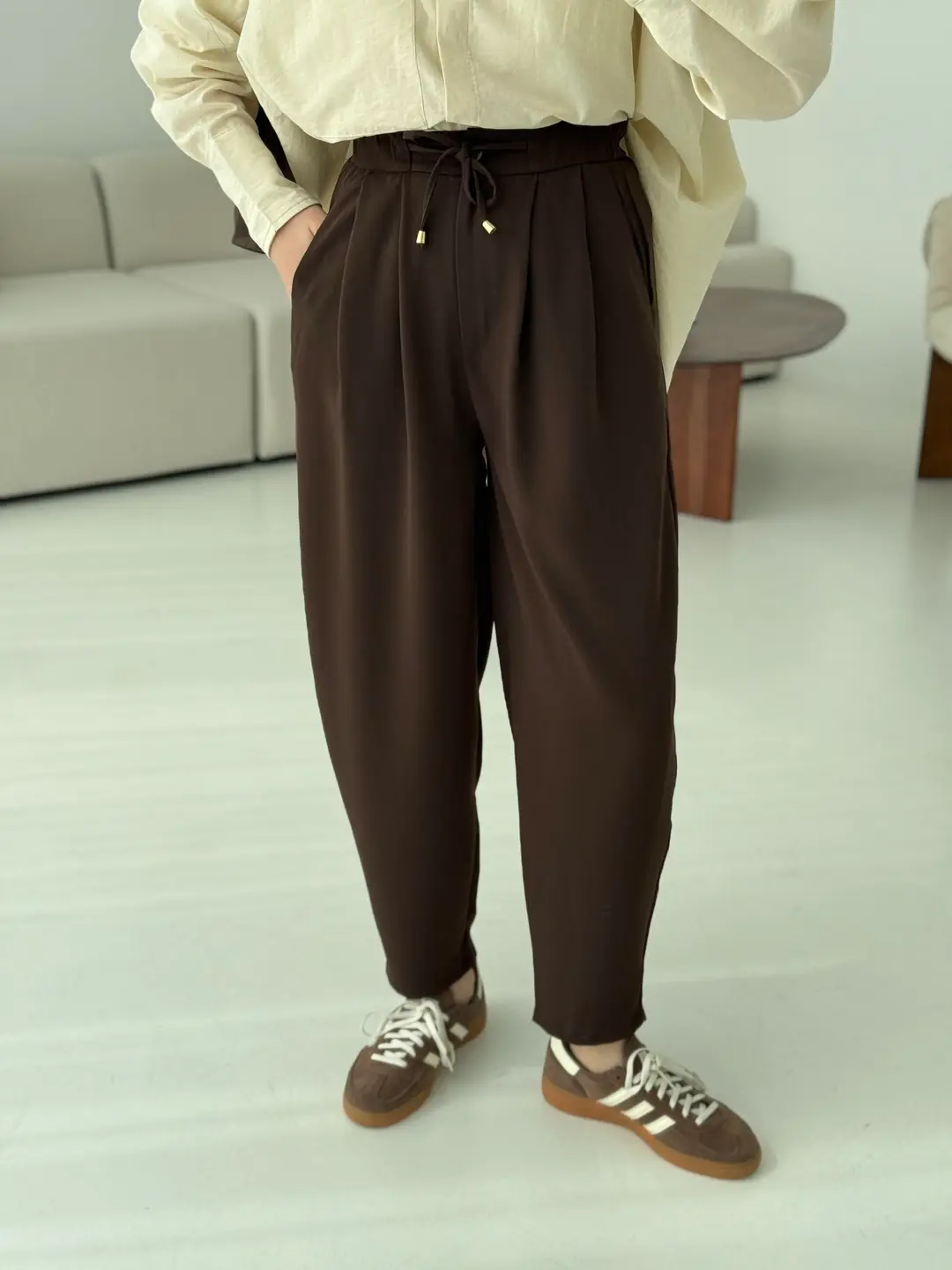 Krep Beli Lastikli Pantolon