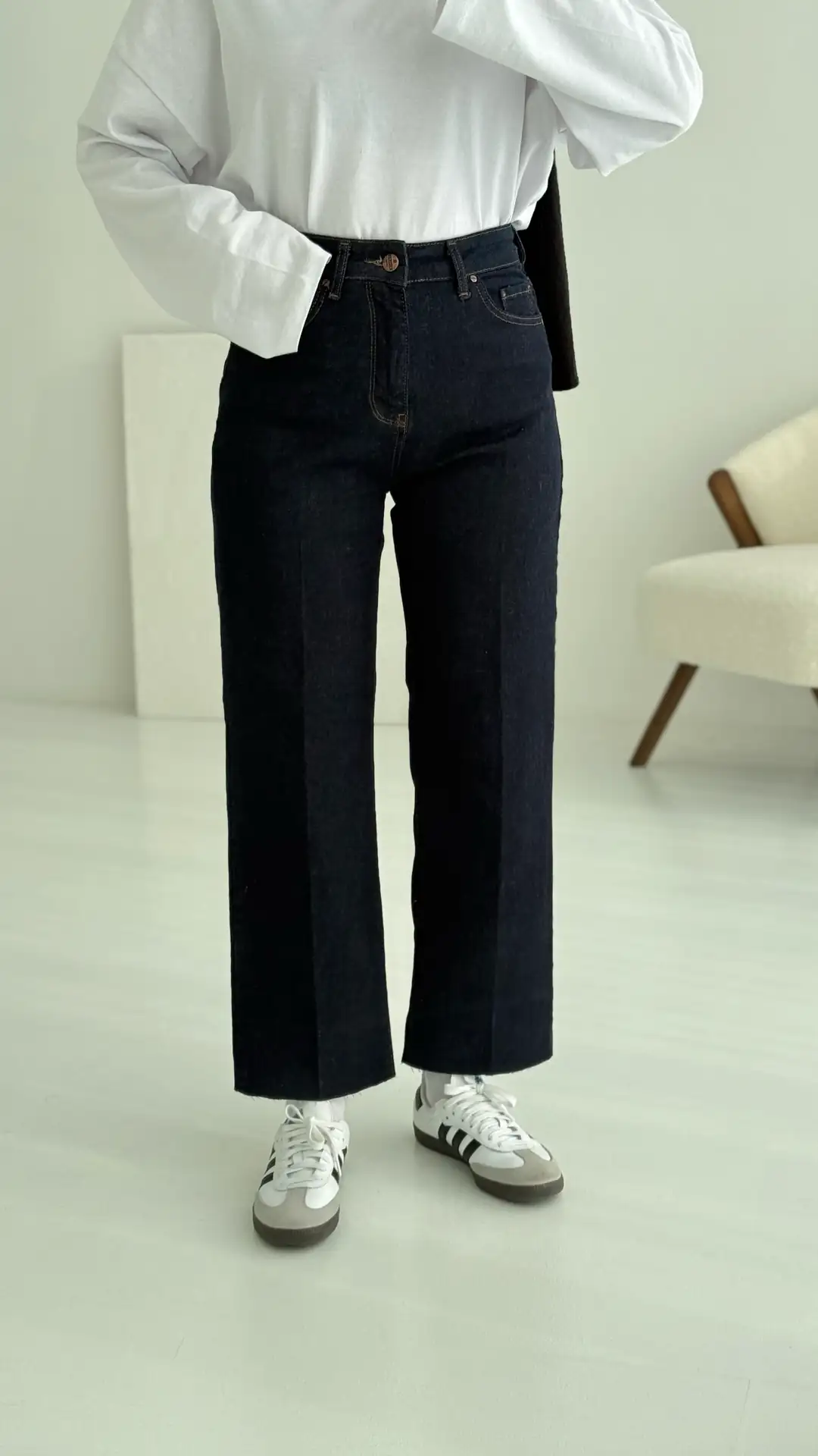 Premium Paçası Kesik Lacivert Jean 103