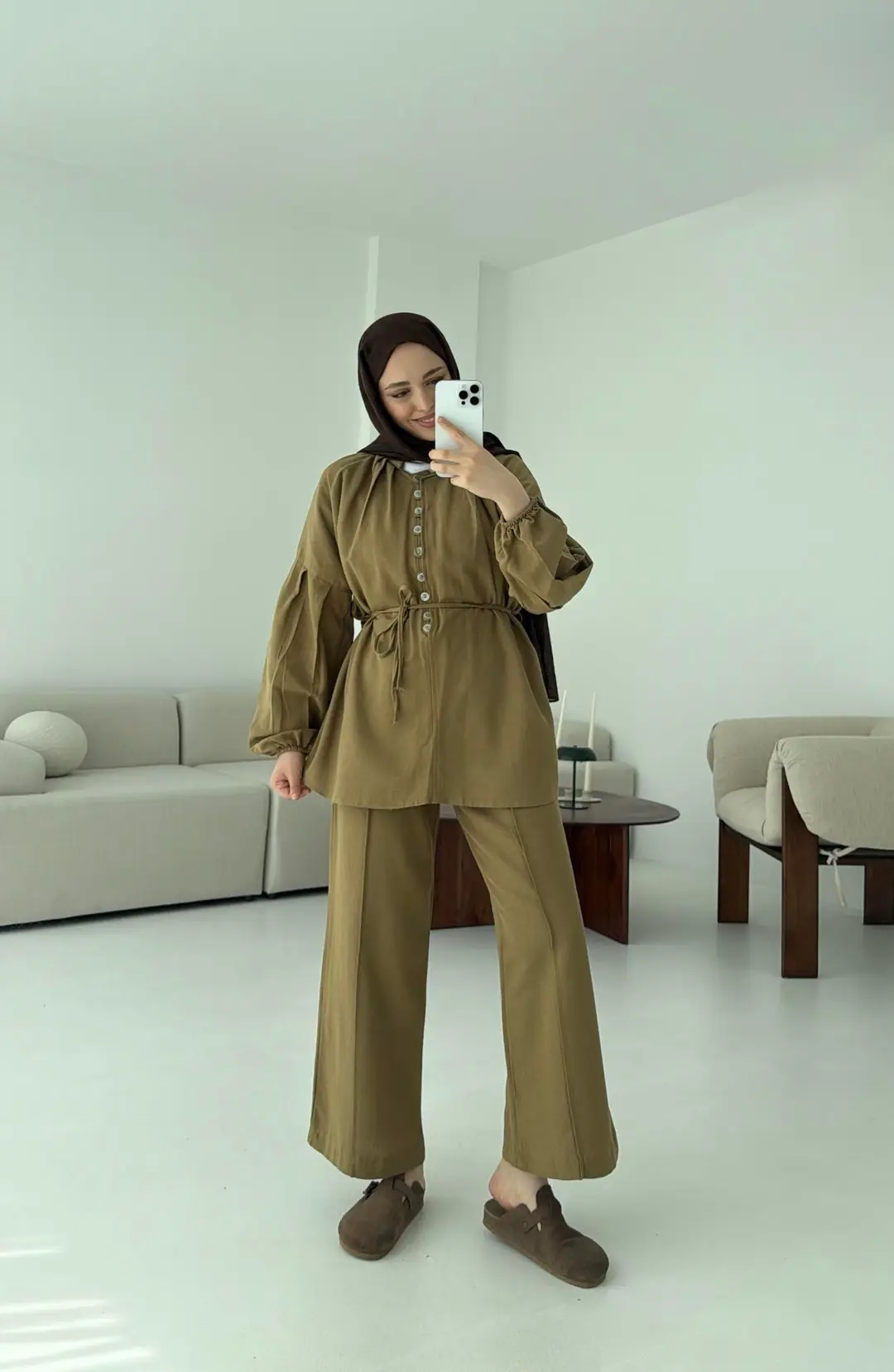 Yarım Düğme Detaylı Takım Olive