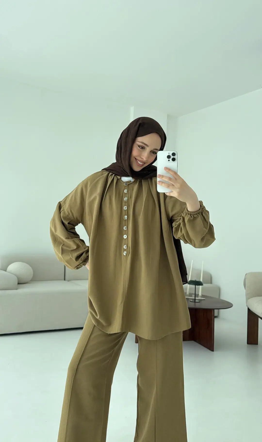 Yarım Düğme Detaylı Takım Olive