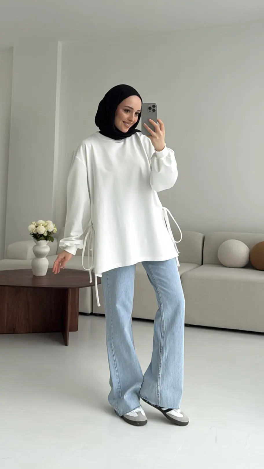 Yanları Bağlamalı Yazlık Sweatshirt Beyaz