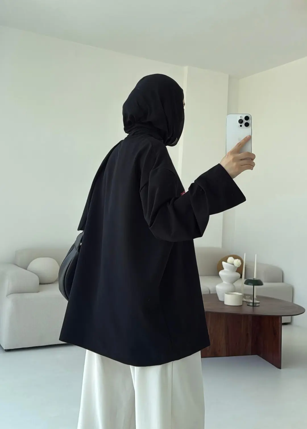Etiket Baskılı Sweatshirt Siyah