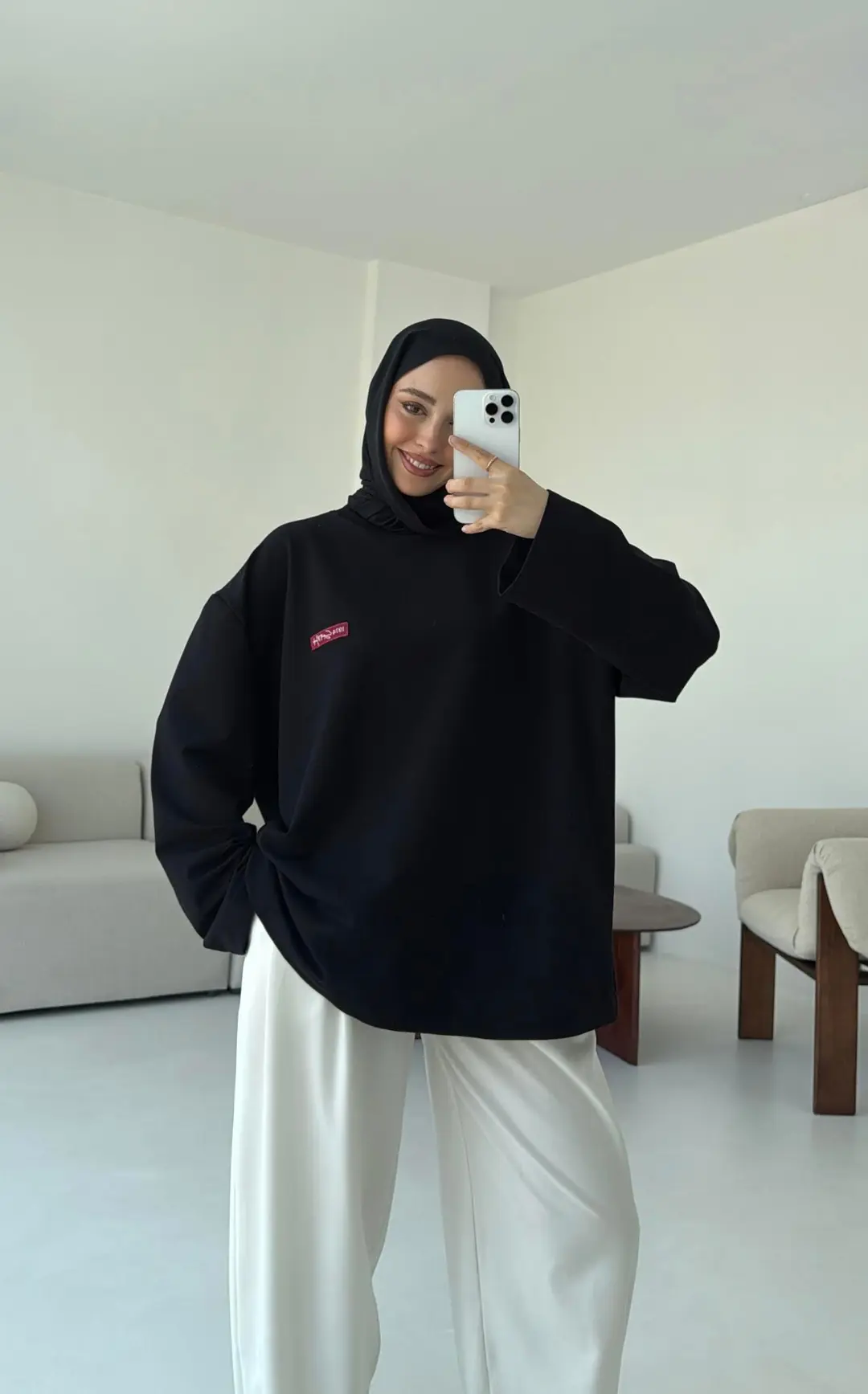 Etiket Baskılı Sweatshirt Siyah