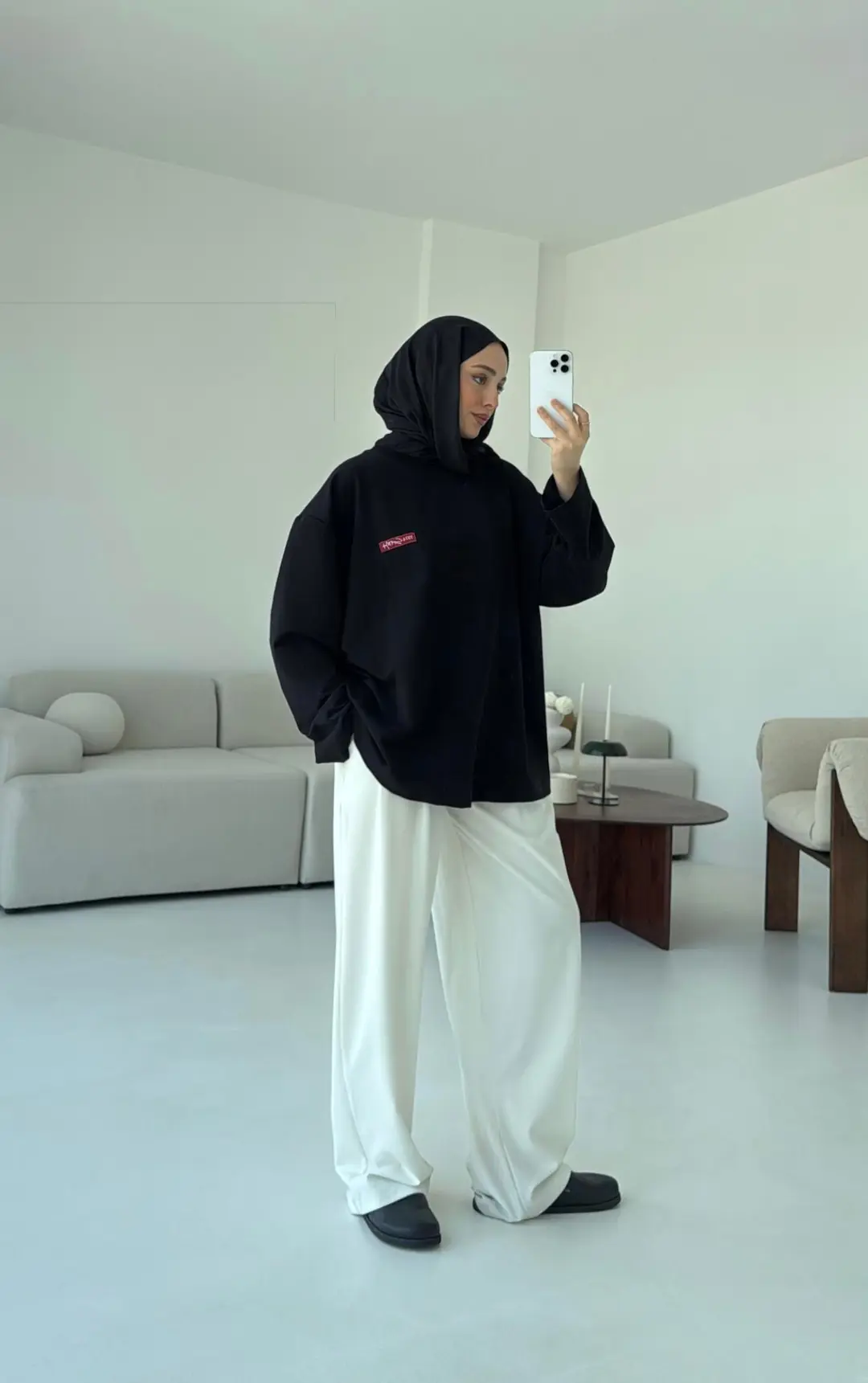 Etiket Baskılı Sweatshirt Siyah