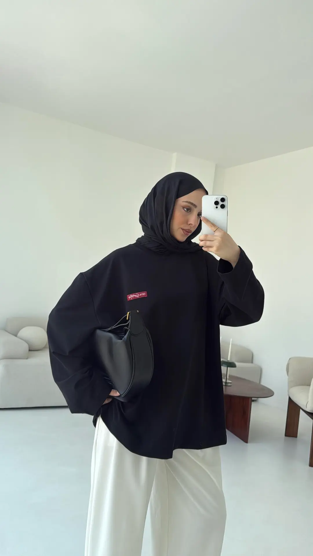Etiket Baskılı Sweatshirt Siyah