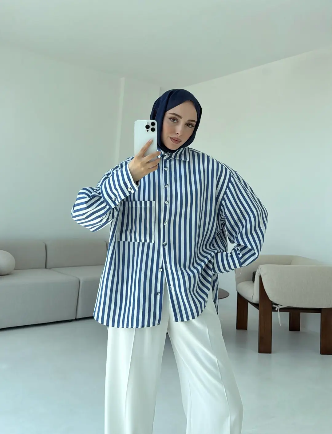 Lacivert Beyaz Çizgili Gömlek