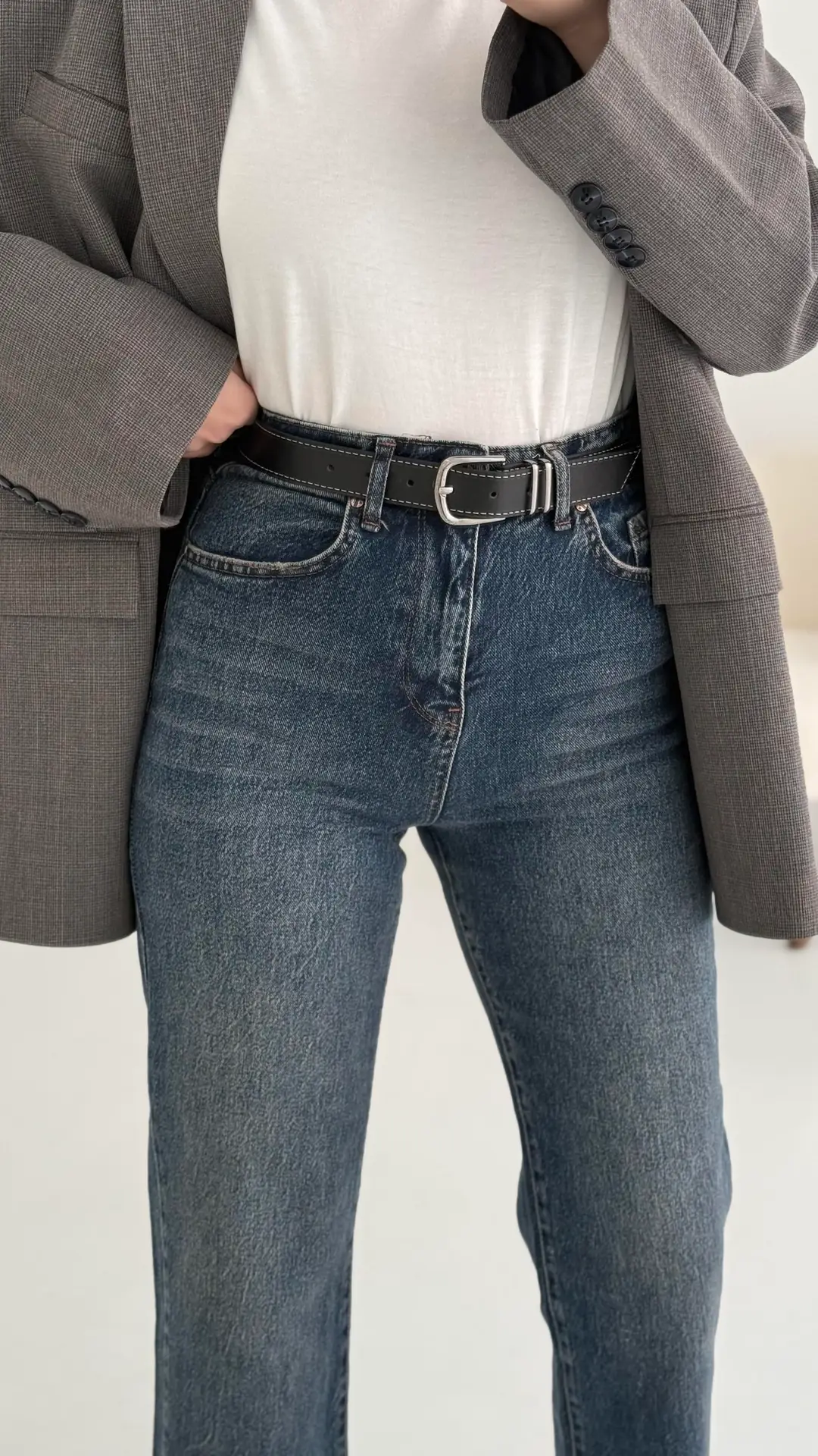 Premium Paçası Kesik Jean Siyah Kemerli 102