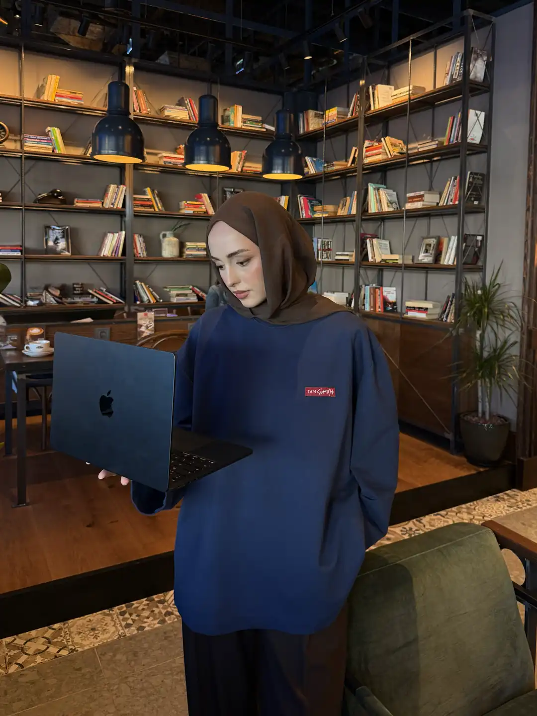 Etiket Baskılı Sweatshirt Lacivert