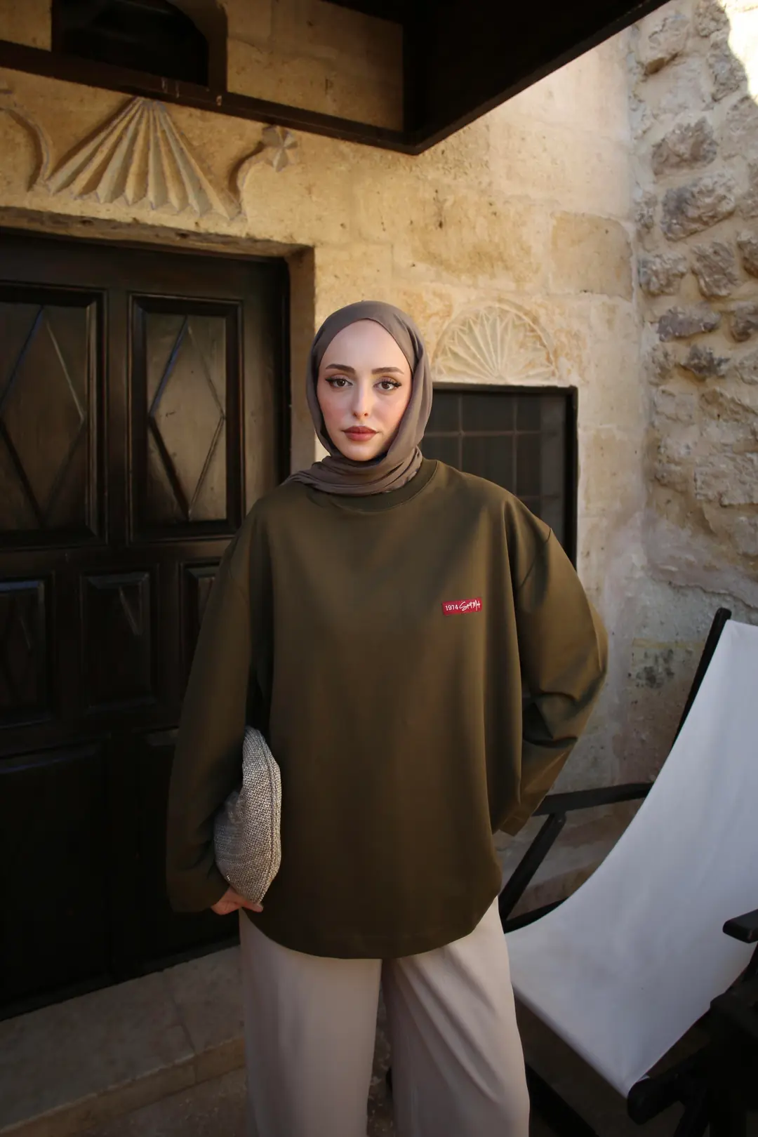 Etiket Baskılı Sweatshirt Haki