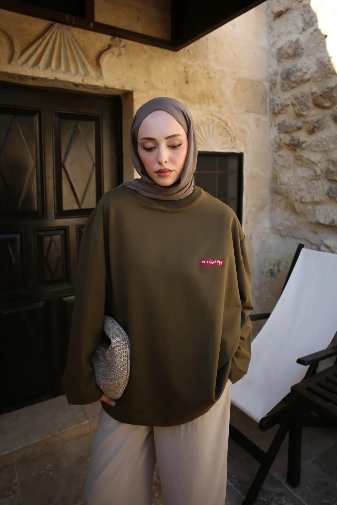 Etiket Baskılı Sweatshirt Haki