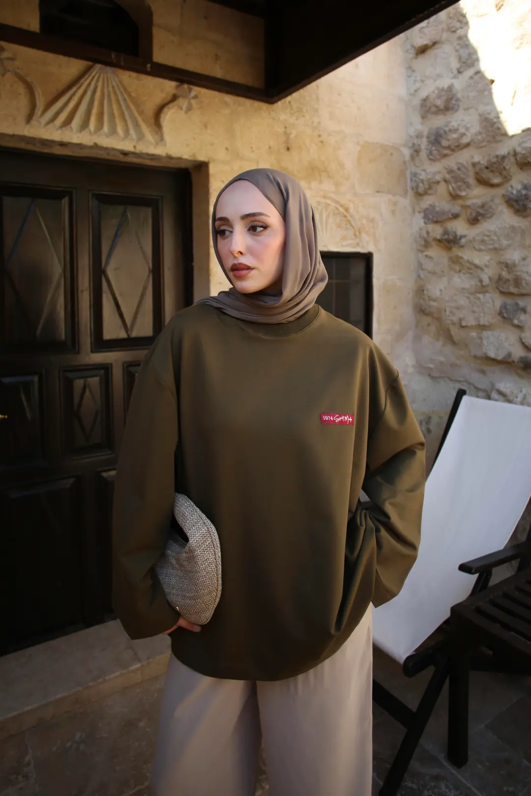 Etiket Baskılı Sweatshirt Haki