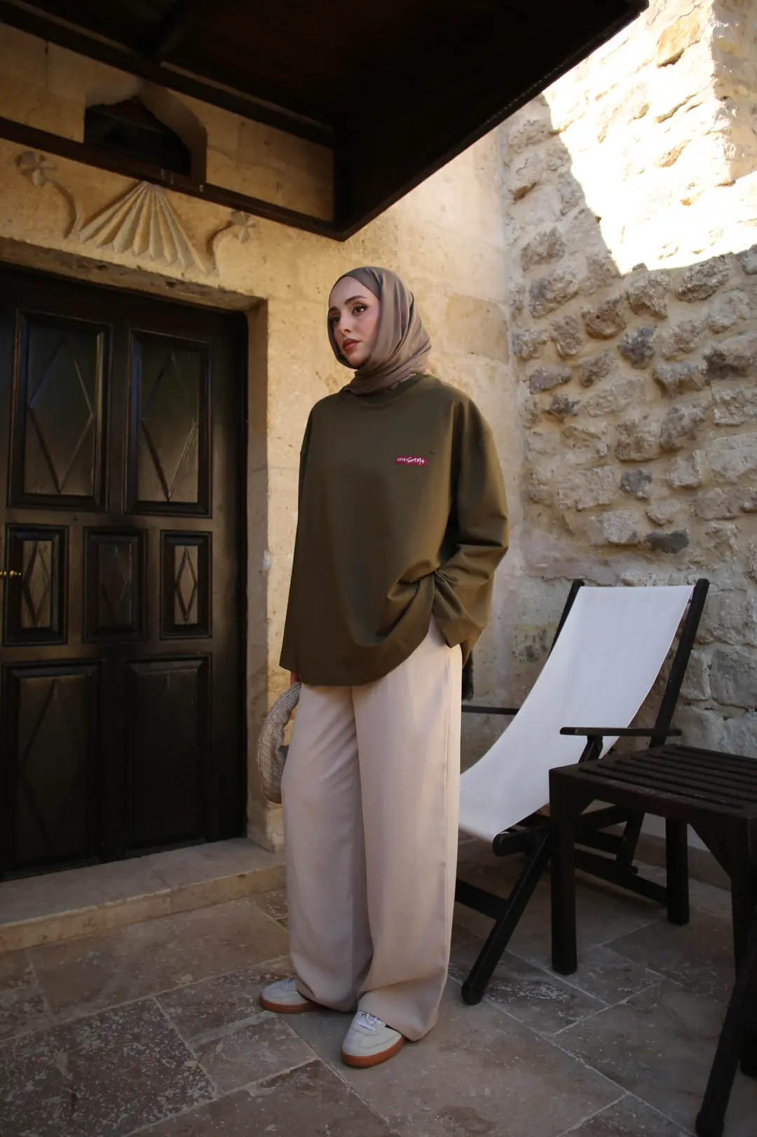 Etiket Baskılı Sweatshirt Haki