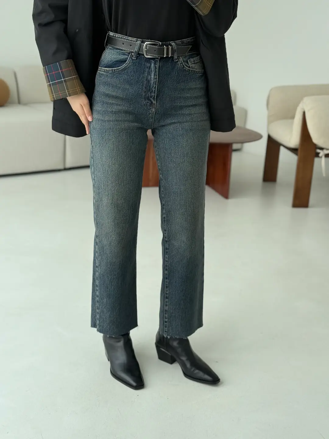 Premium Paçası Kesik Jean Siyah Kemerli 102
