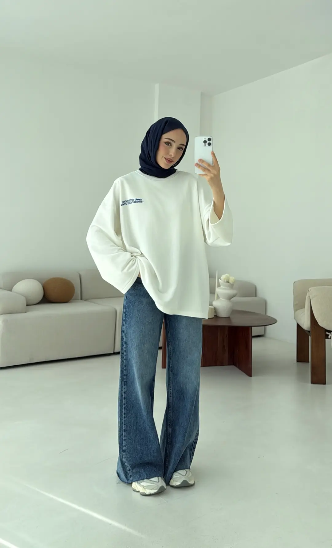 Nakışlı Oversize Sweatshirt Beyaz