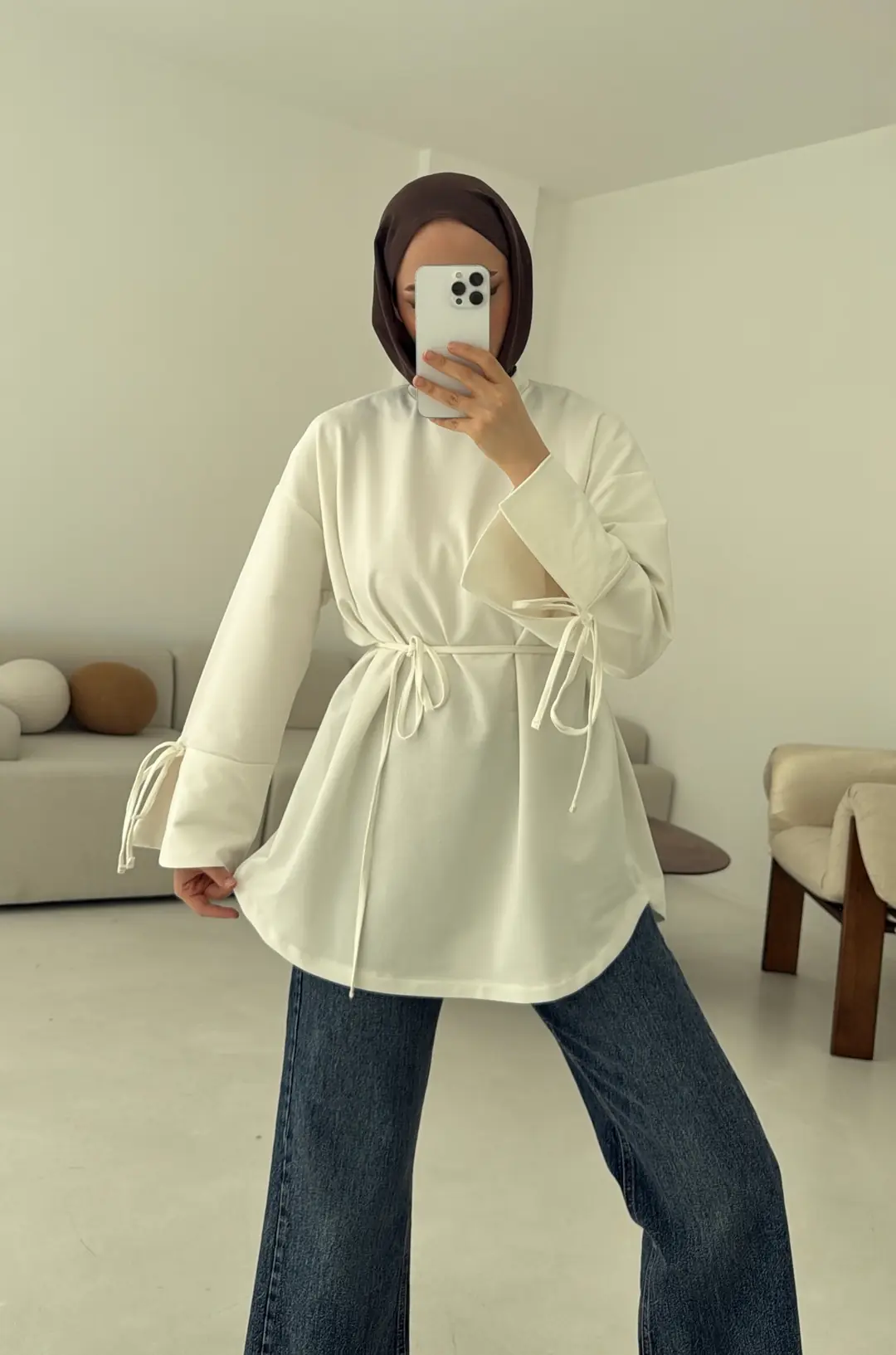 Manşeti Yırtmaçlı Sweat Ekru