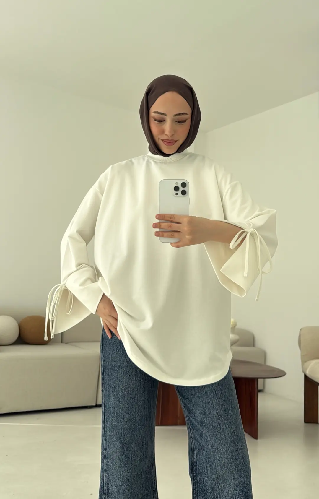 Manşeti Yırtmaçlı Sweat Ekru