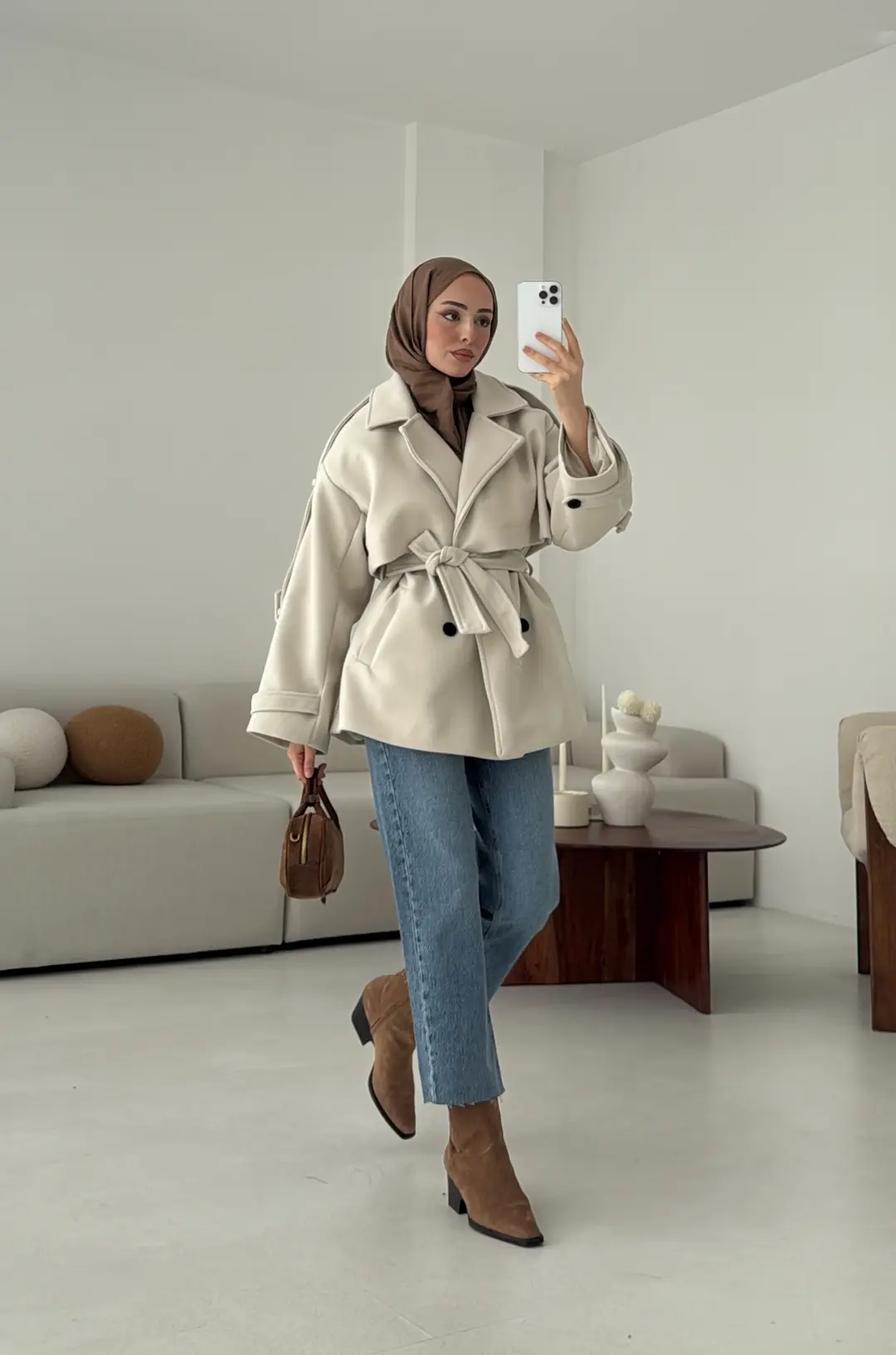 Bej Düğmeli Kol Manşetli Kaşe Kaban