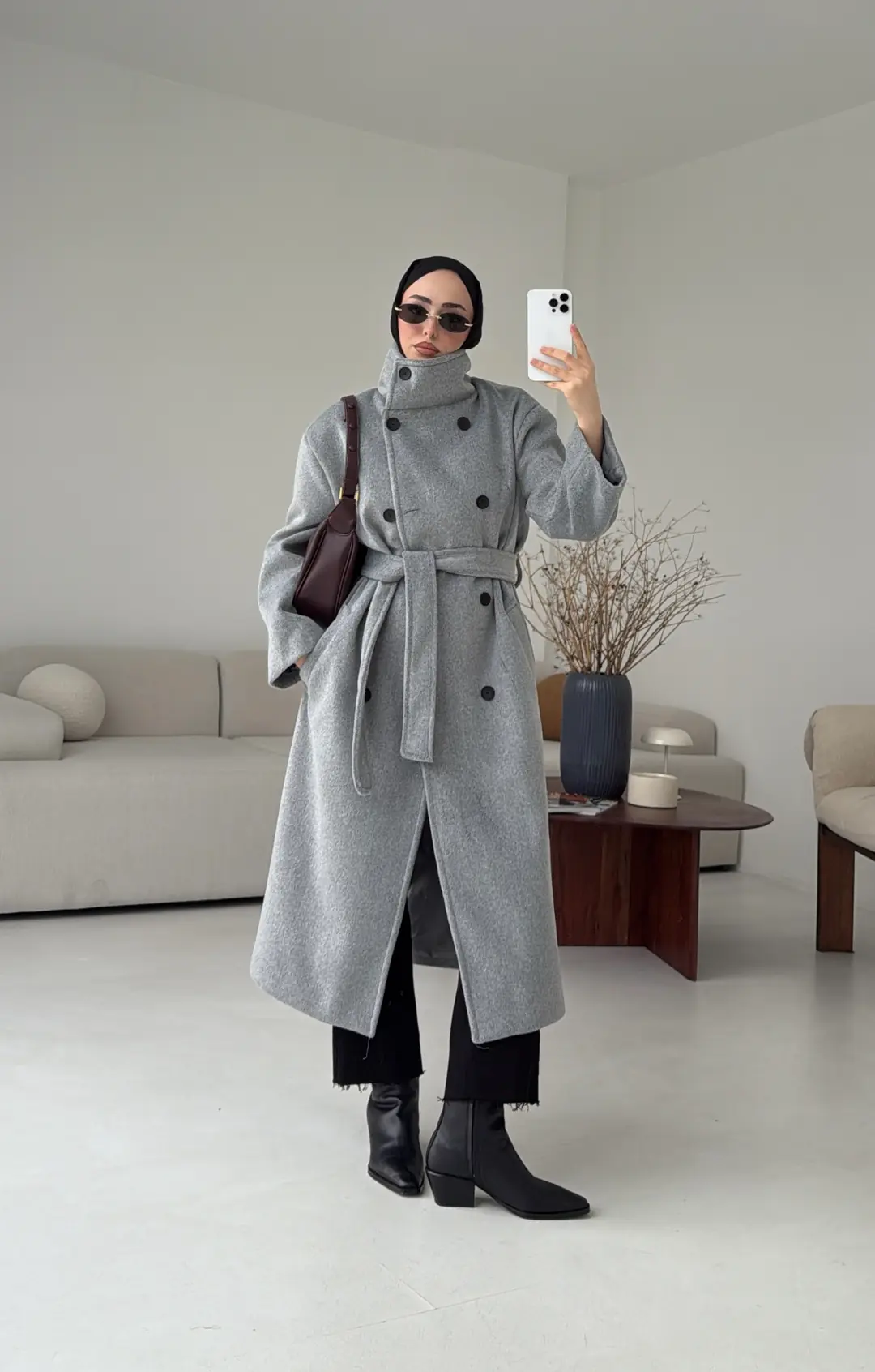 Siyah Düğmeli Yakalı Kaban Gri