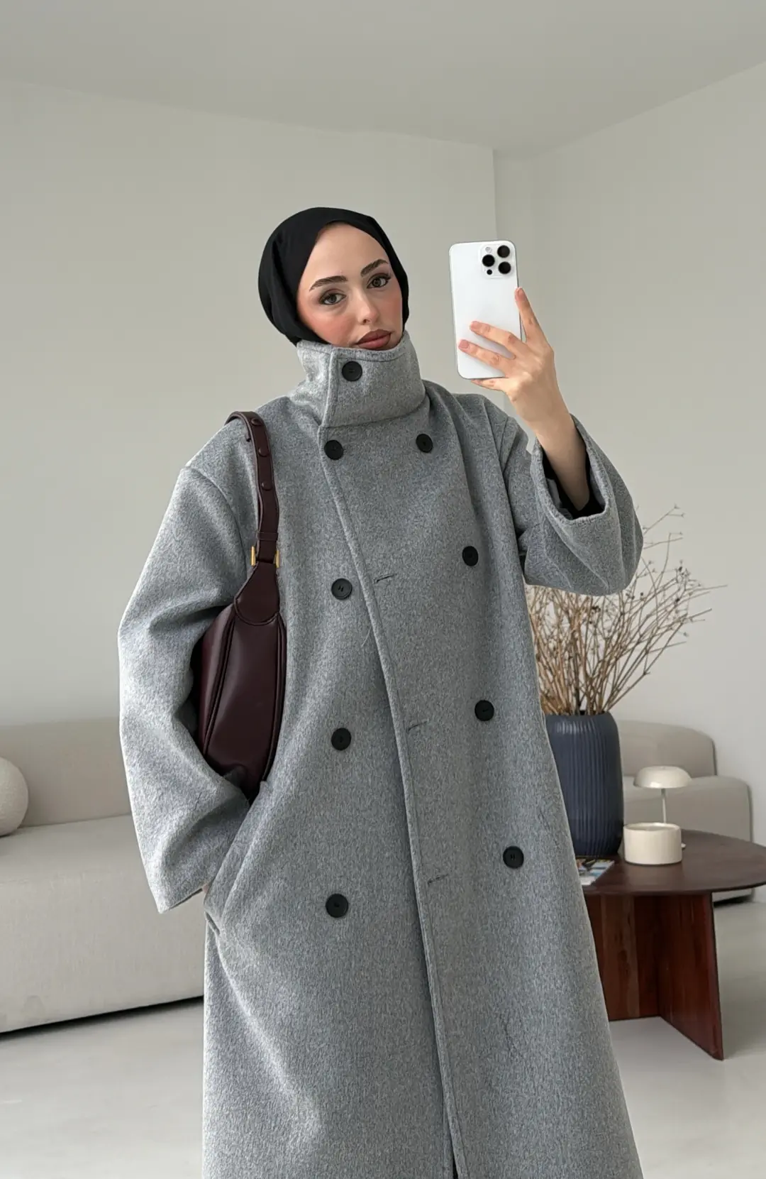 Siyah Düğmeli Yakalı Kaban Gri