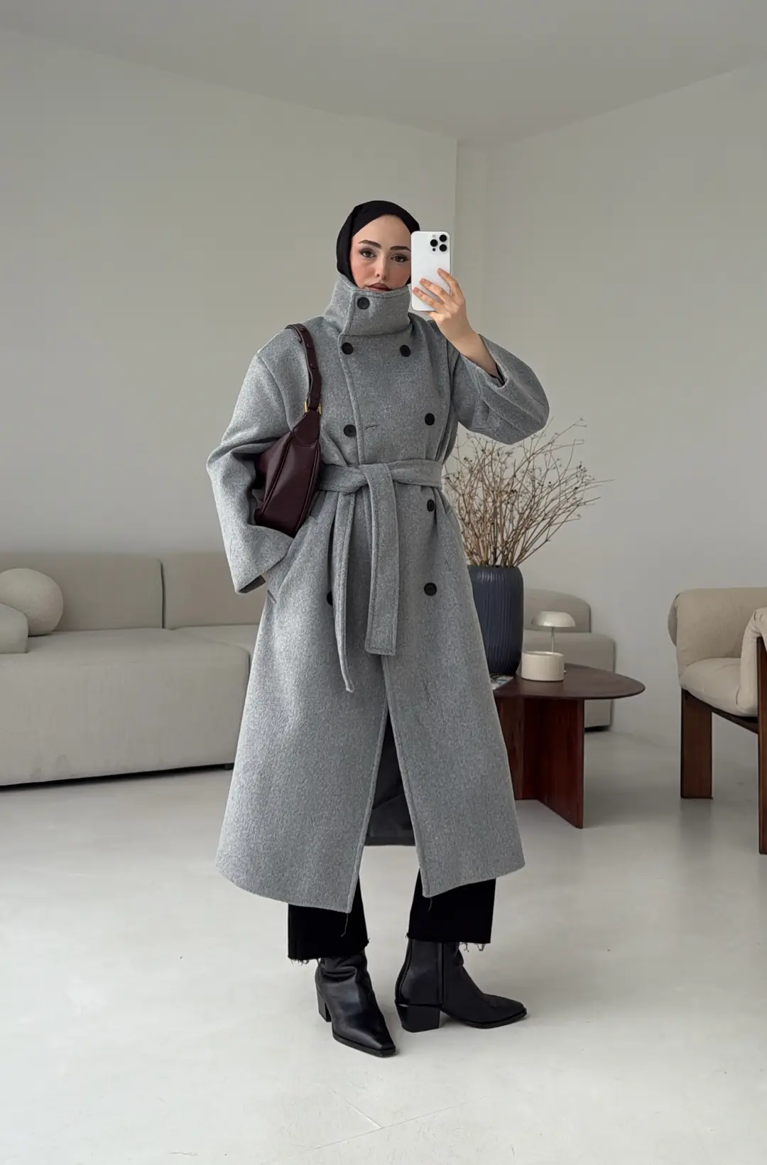 Siyah Düğmeli Yakalı Kaban Gri