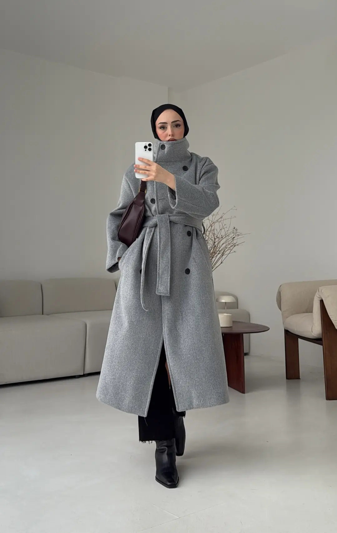 Siyah Düğmeli Yakalı Kaban Gri