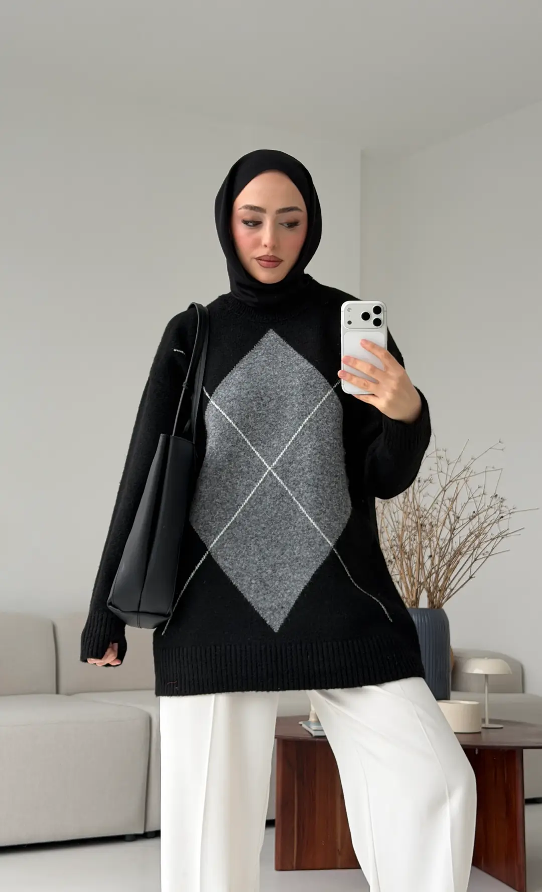 Önü Desenli Kazak Siyah
