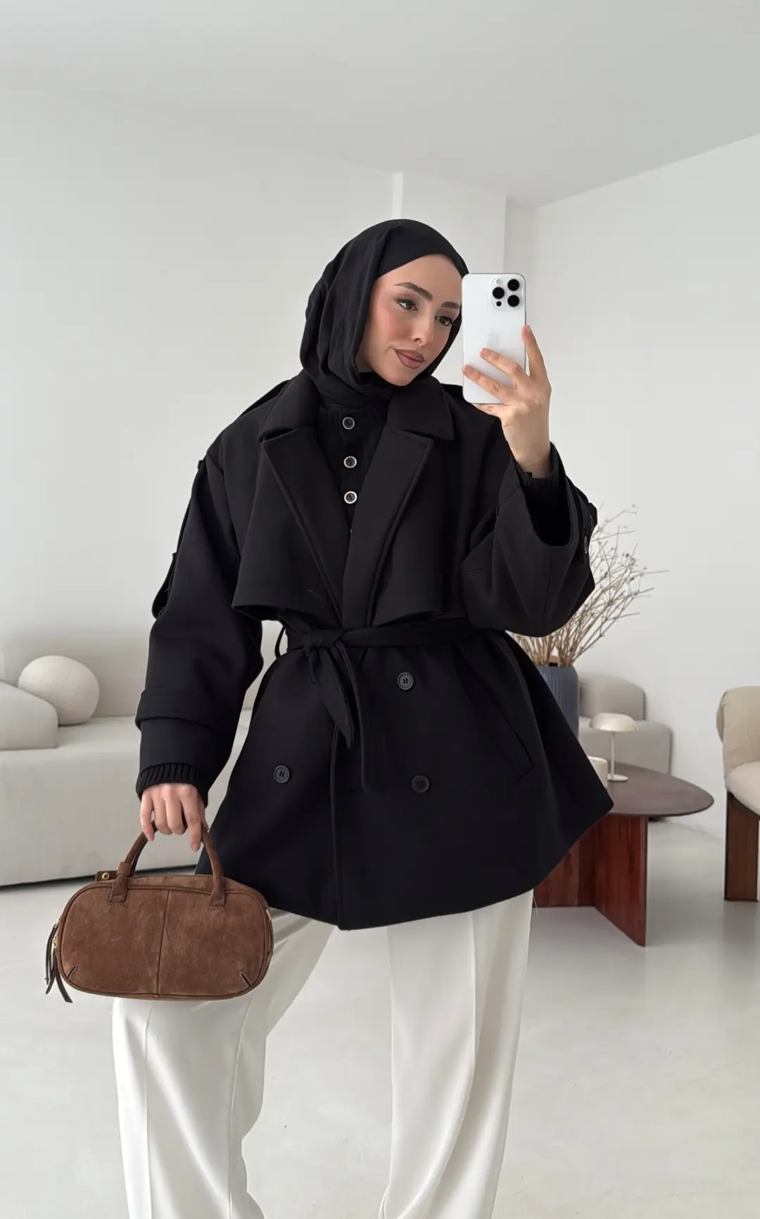 Siyah Düğmeli Kol Manşetli Kaşe Kaban