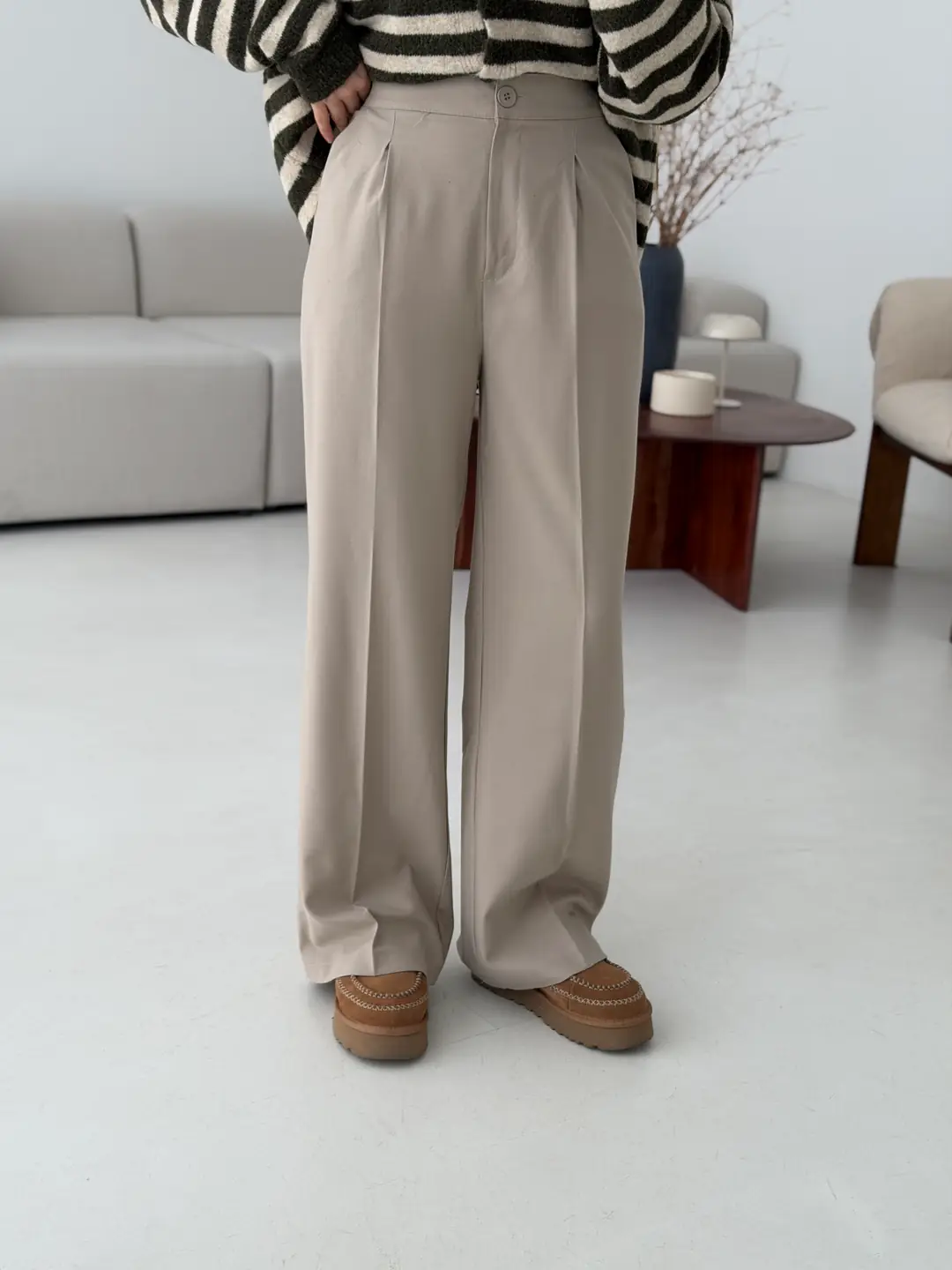 Arkası Lastikli Bol Paça Pantolon Bej