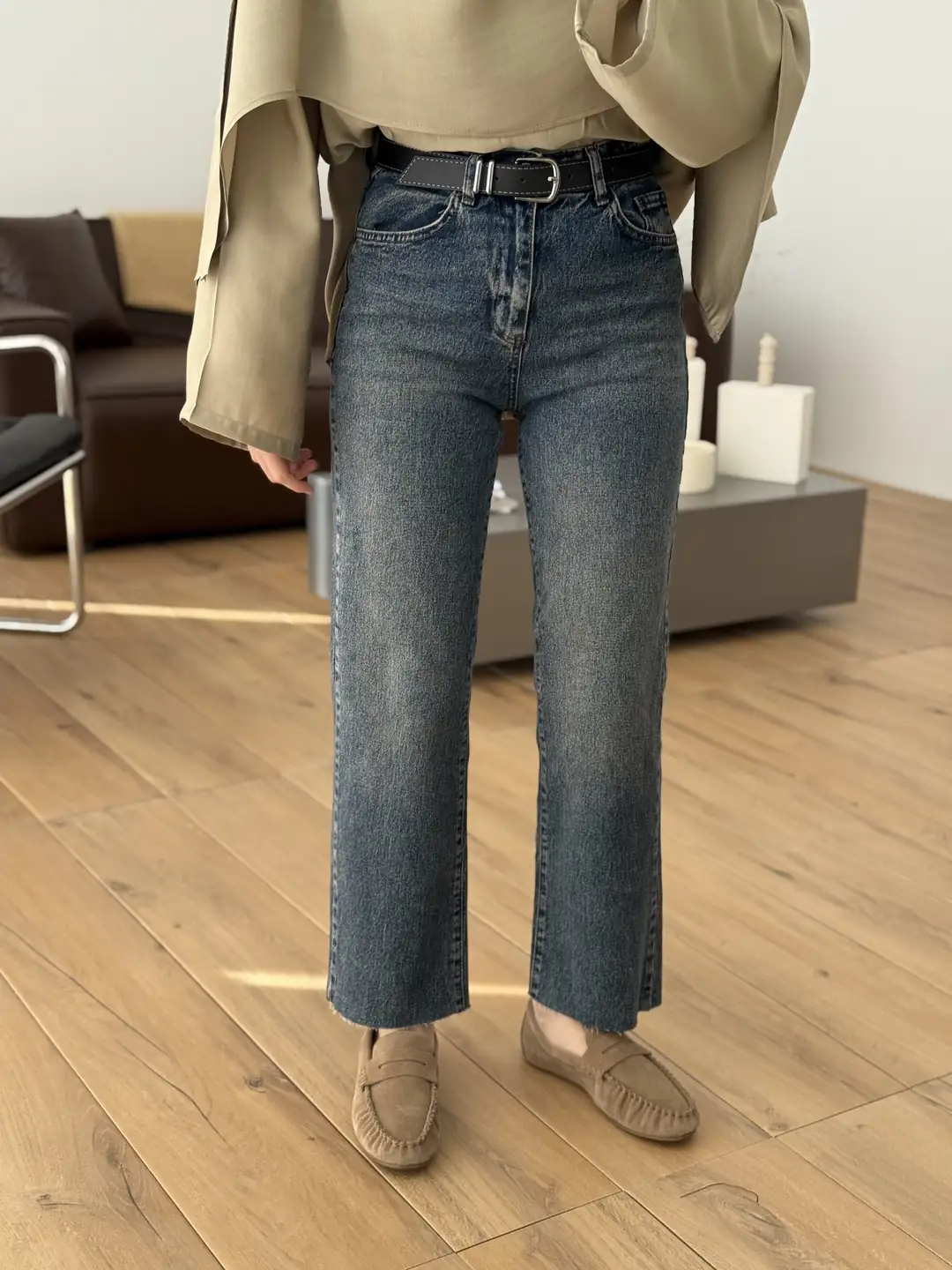 Premium Paçası Kesik Jean Siyah Kemerli 102