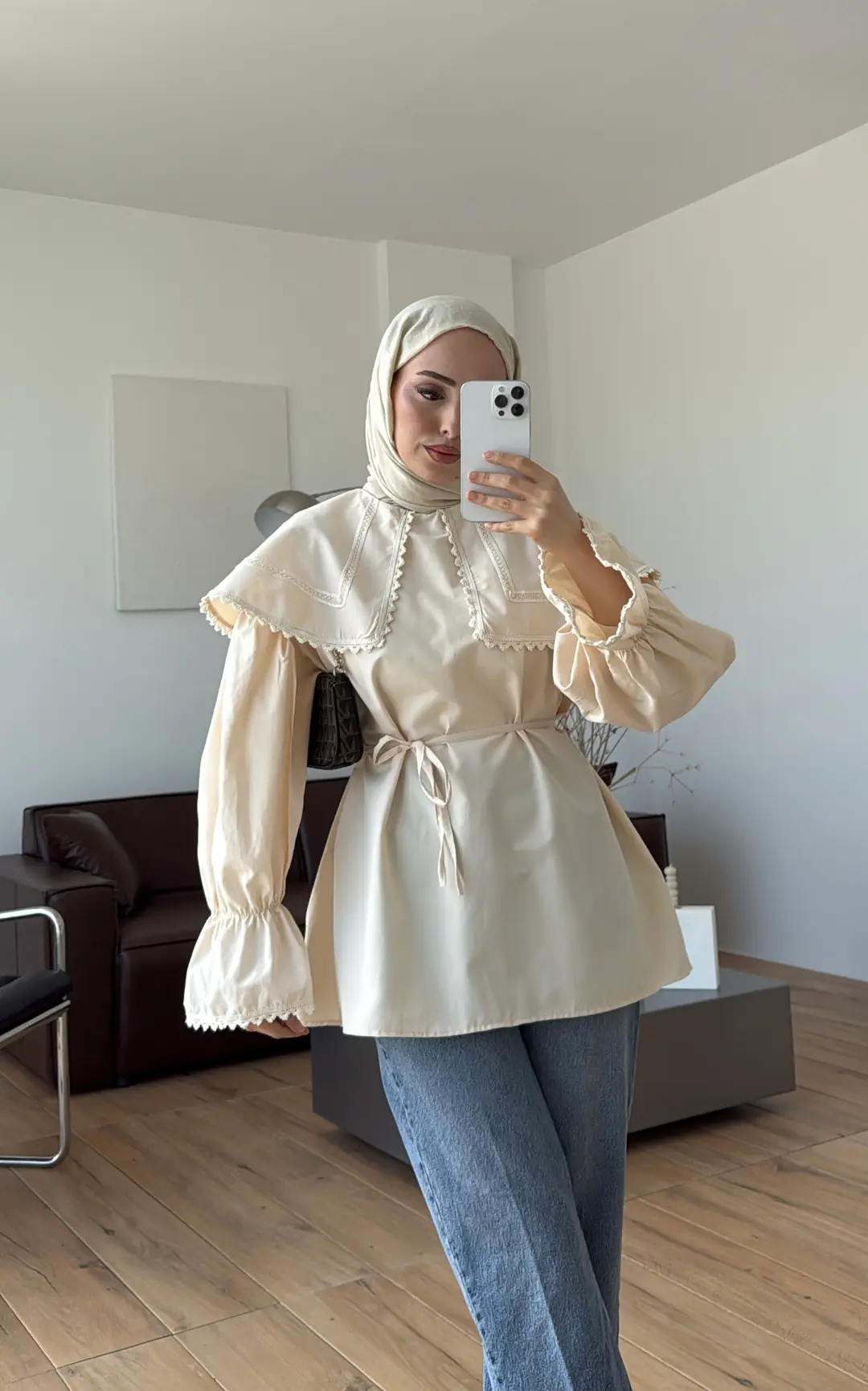 Bebe Yaka Dantel Geçişli Gömlek Krem