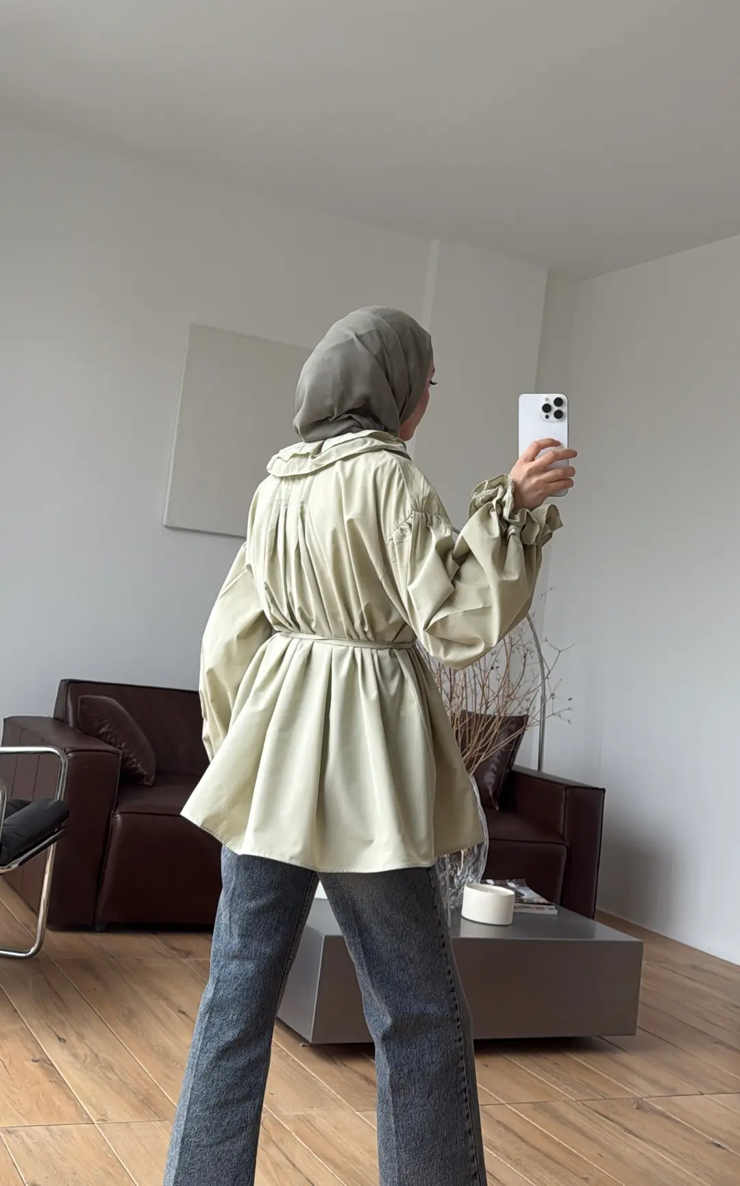 Yakası ve Kolu Fırfırlı Gömlek Küf Yeşili