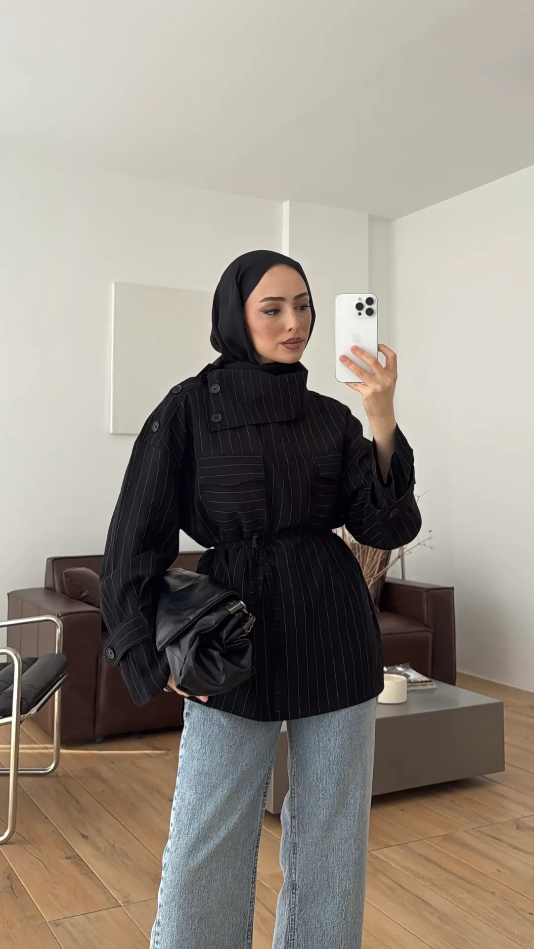 Yakası Düğme Detaylı Çizgili Gömlek Siyah